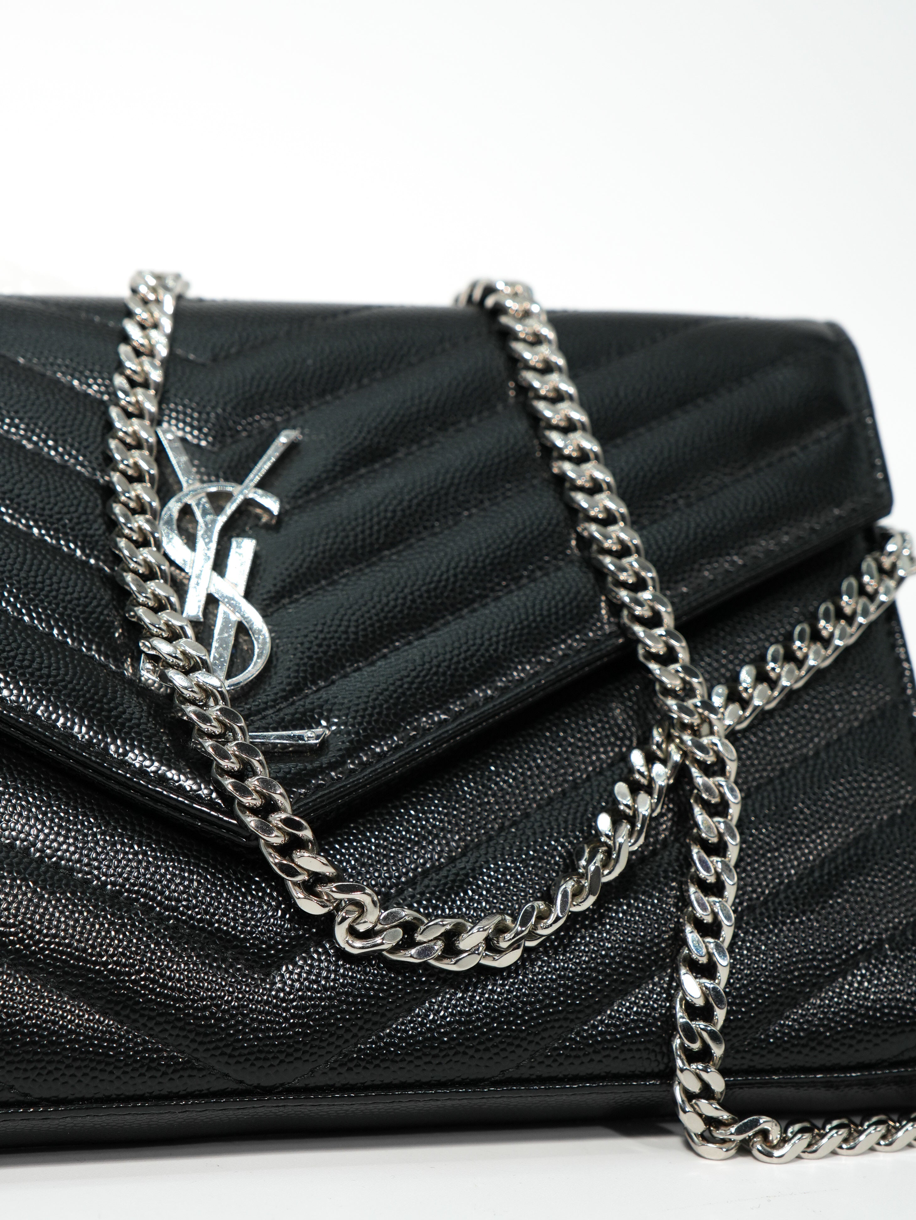 Saint Laurent Cassandre Grain de Poudre