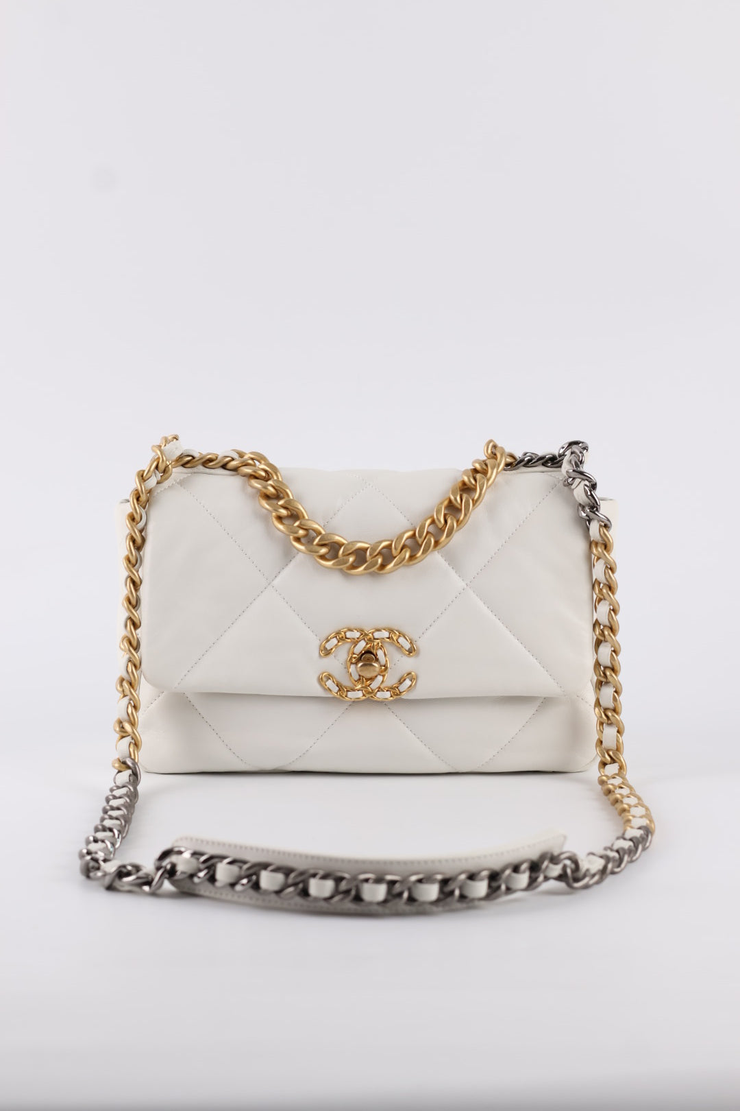 Chanel 19 in Pelle