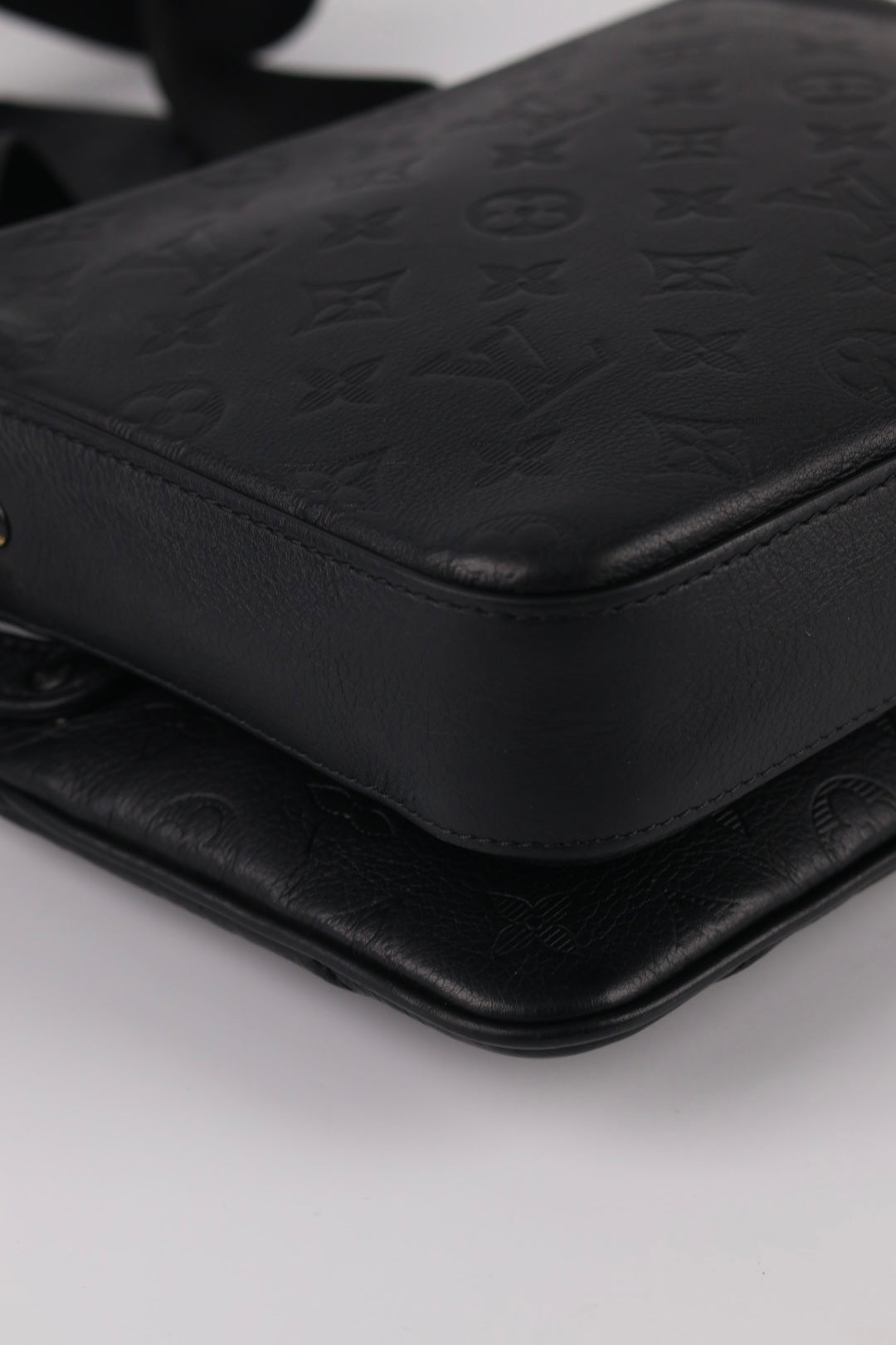 Louis Vuitton Trio Messenger Shadow