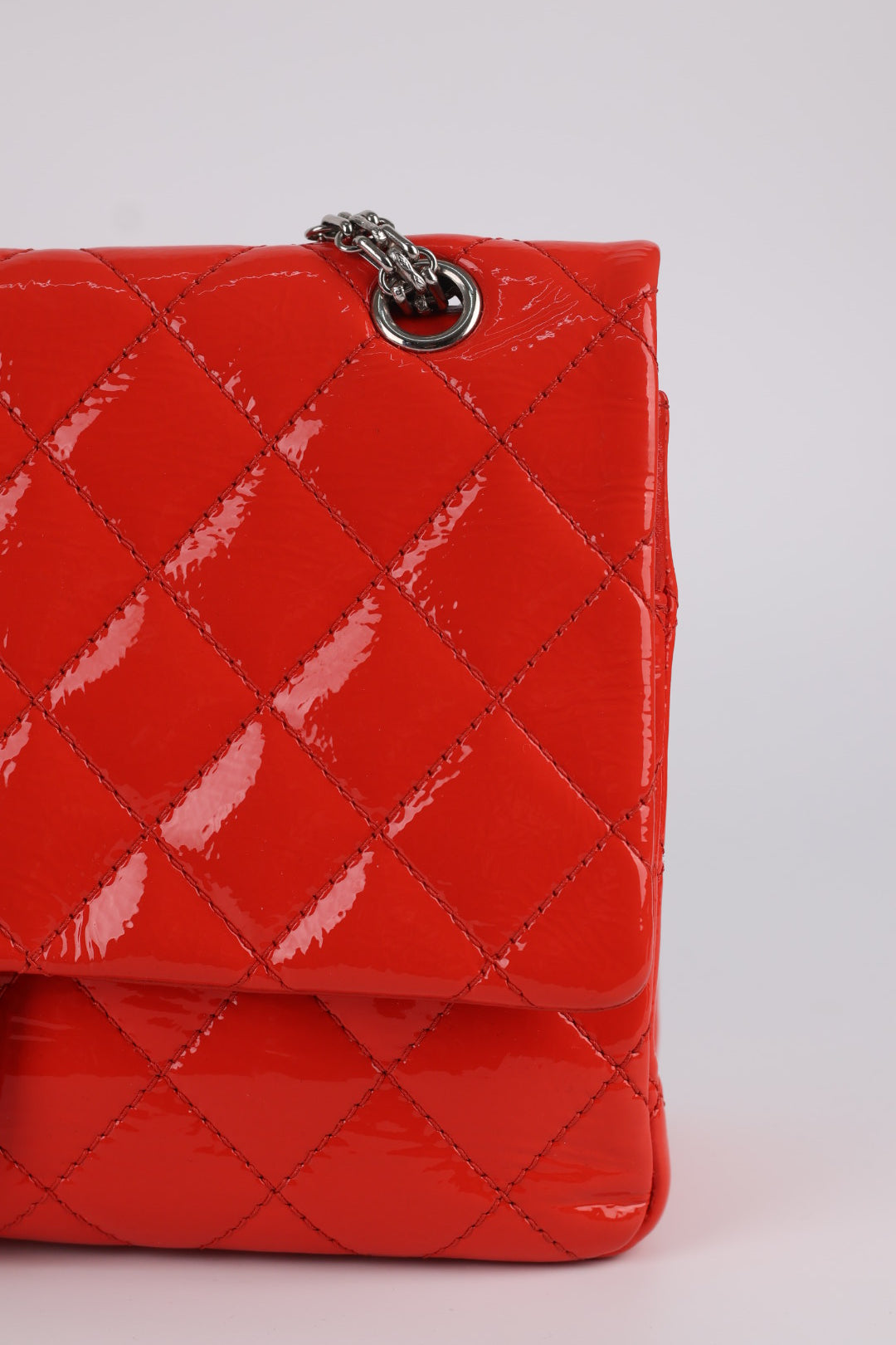 Chanel 2.55 Reissue Grande Vernis