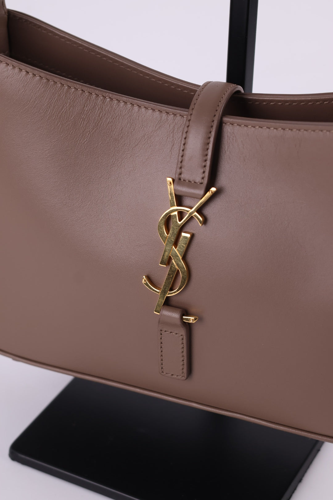 Saint Laurent Hobo Le 5 À 7