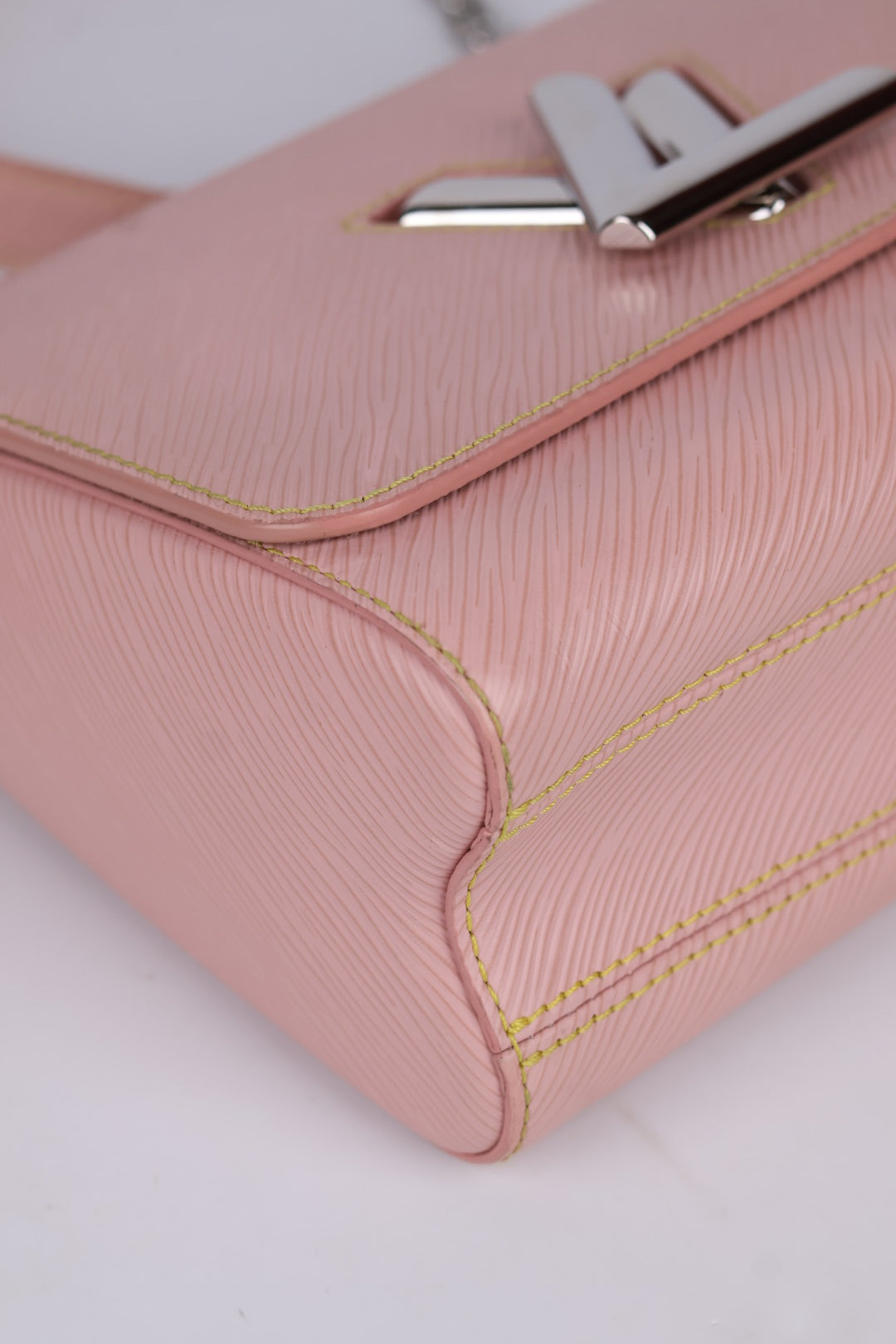Louis Vuitton Twist MM Epi