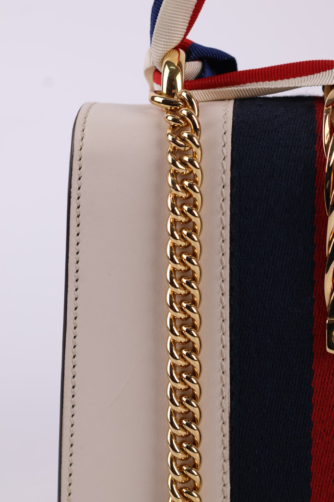 Gucci Sylvie Mini in Pelle