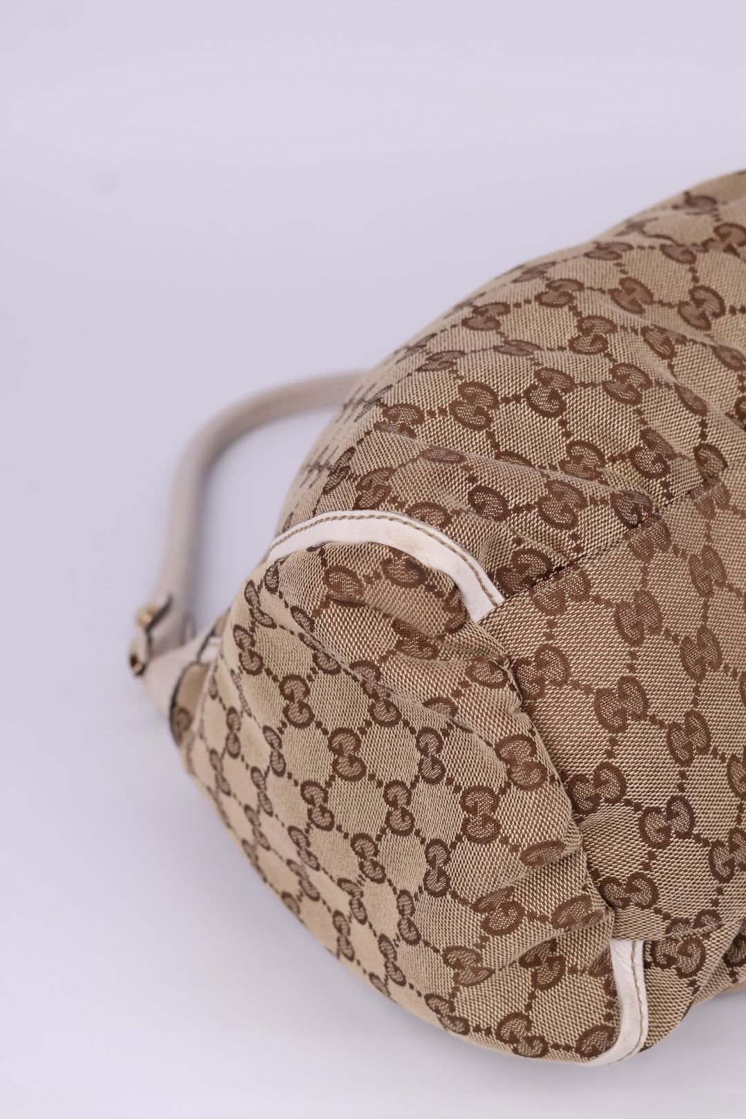 Gucci Abbey D-Ring GG Supreme