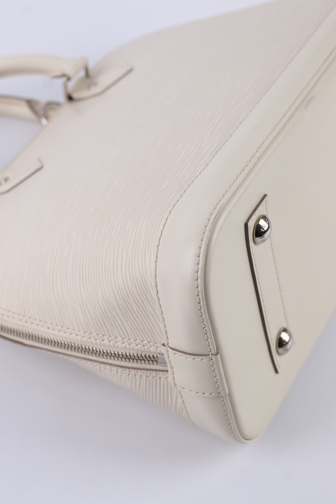 Louis Vuitton Alma PM Epi