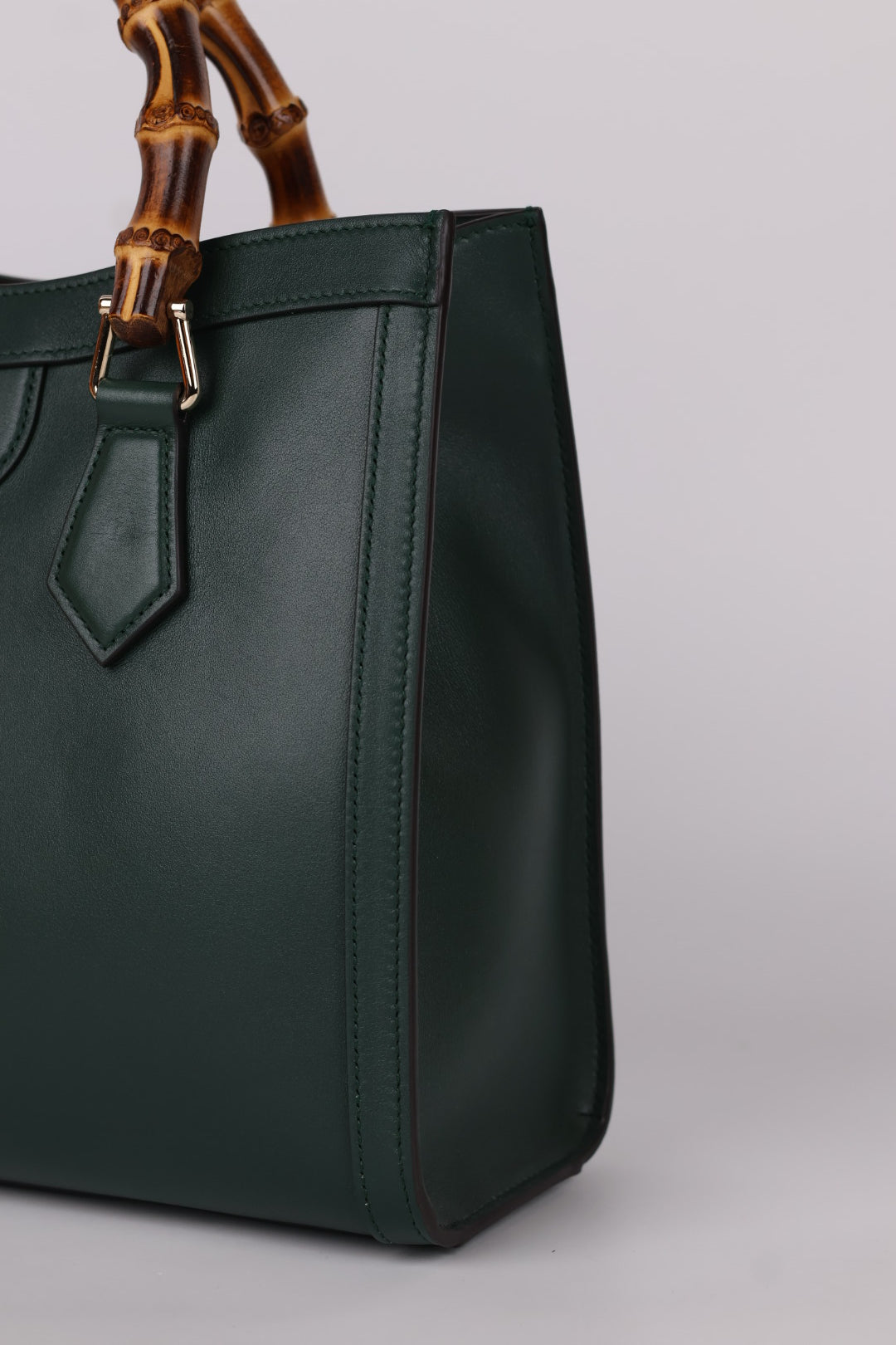Gucci Diana Small in Pelle