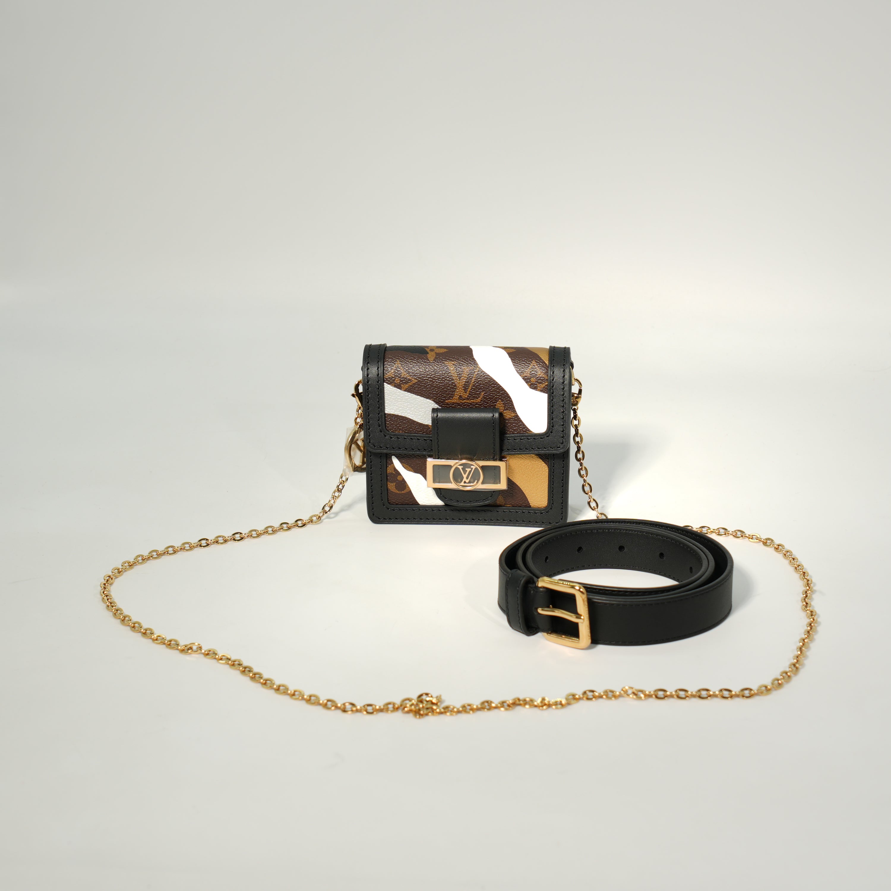 Louis Vuitton Marsupio Dauphine x LOL