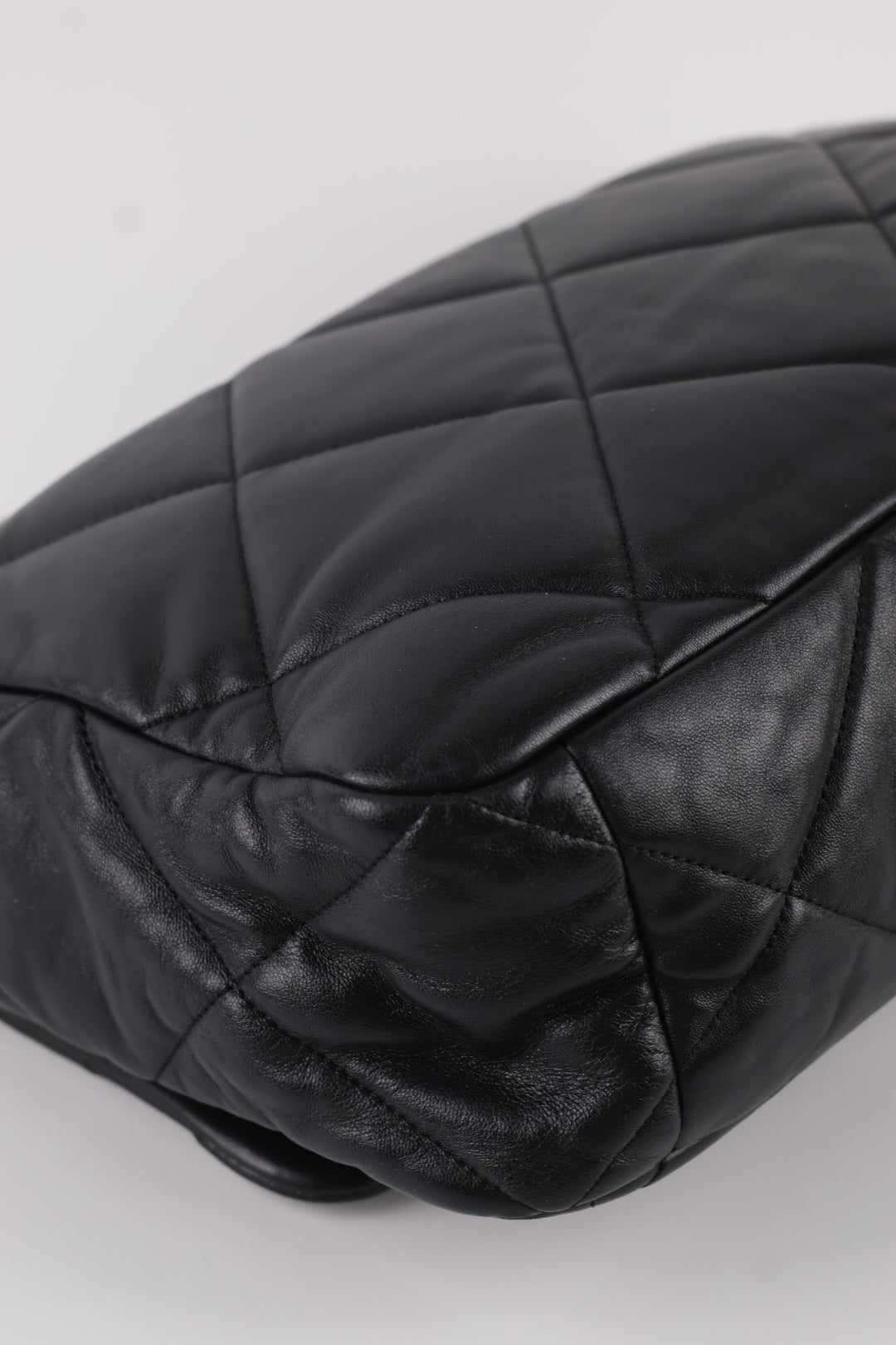 Chanel 19 Large in Pelle