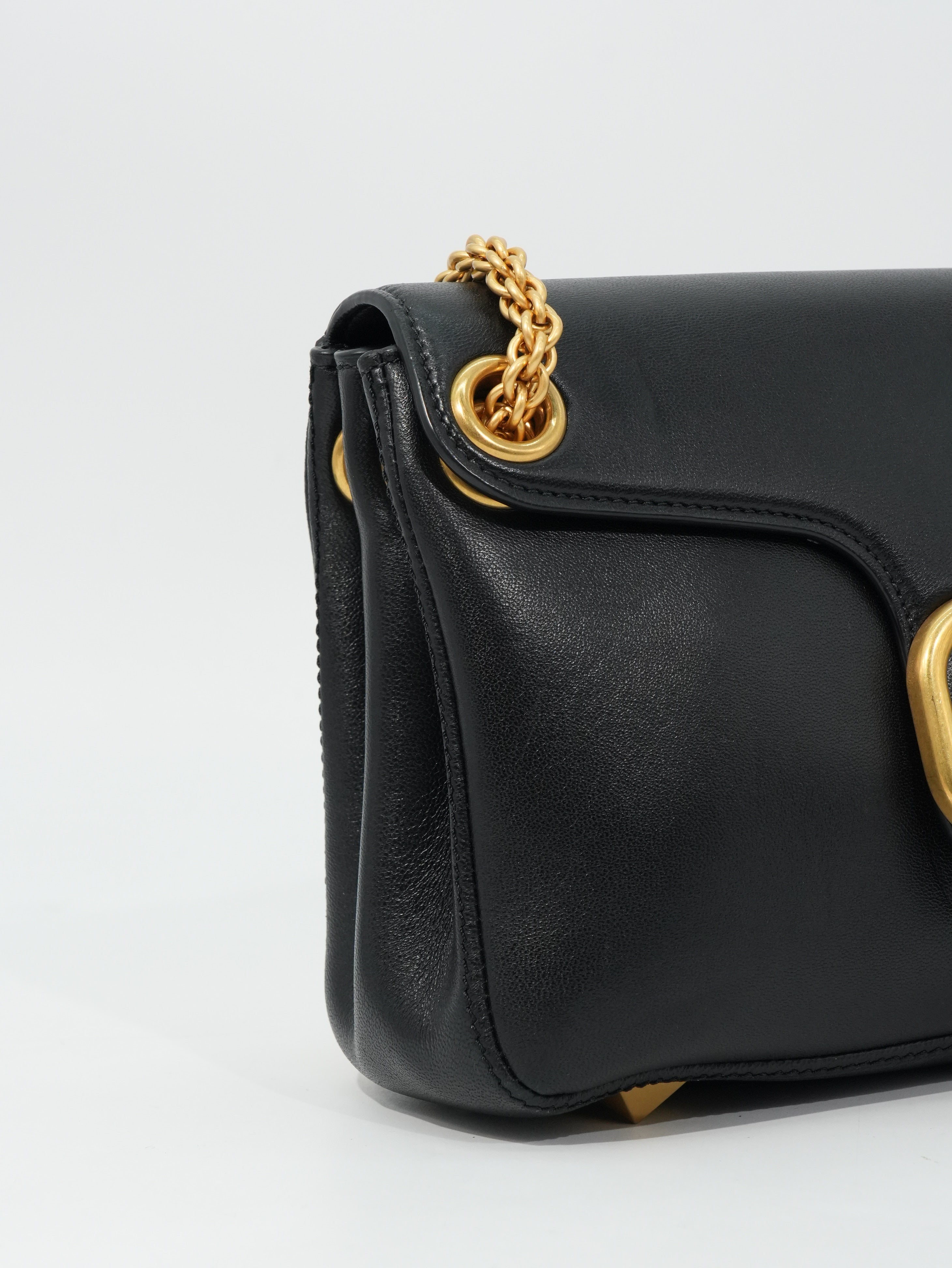 Valentino Stud Sign in Pelle