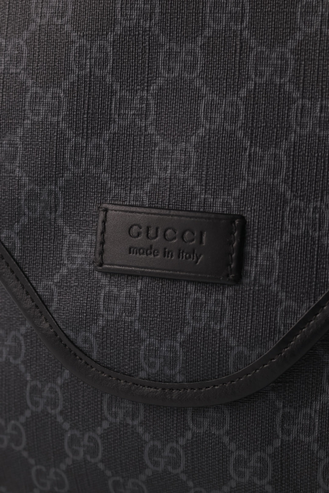 Gucci Messenger GG Supreme Small
