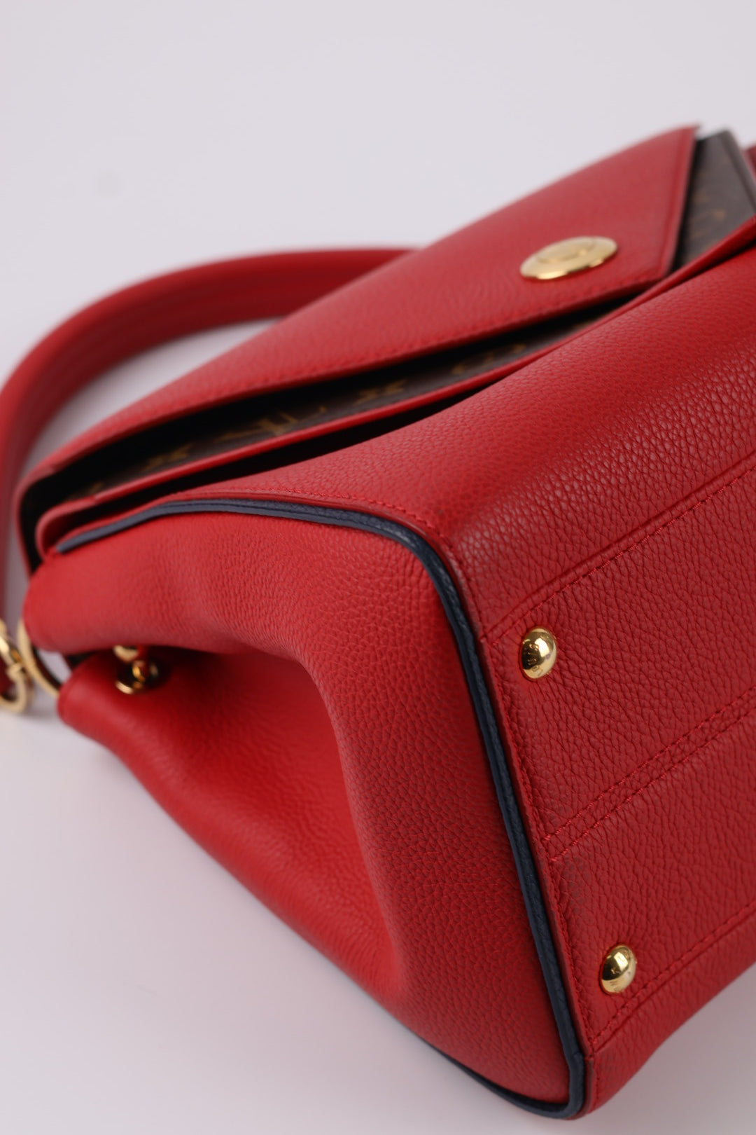 Louis Vuitton Double V