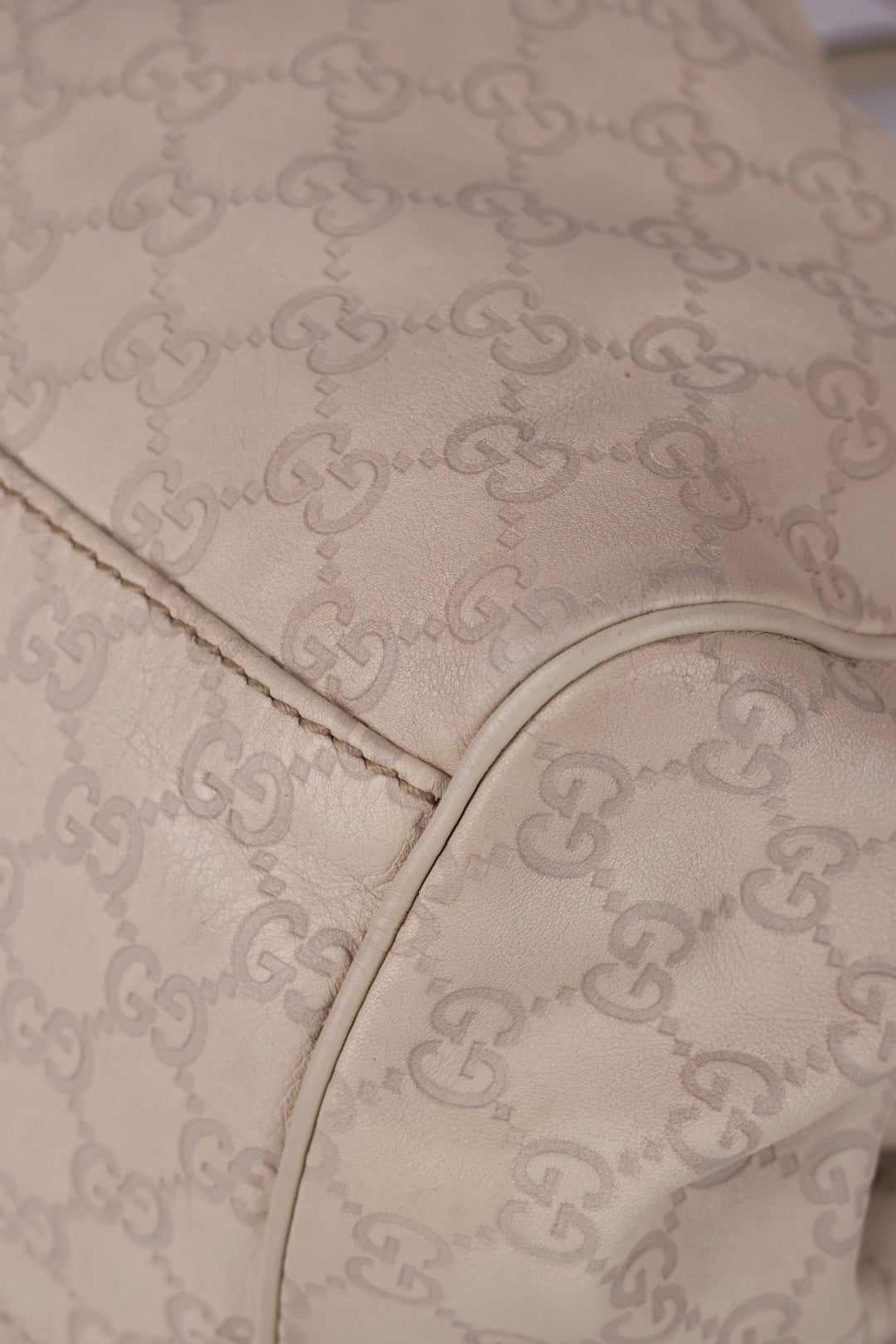 Gucci Boston Sukey GG Signature