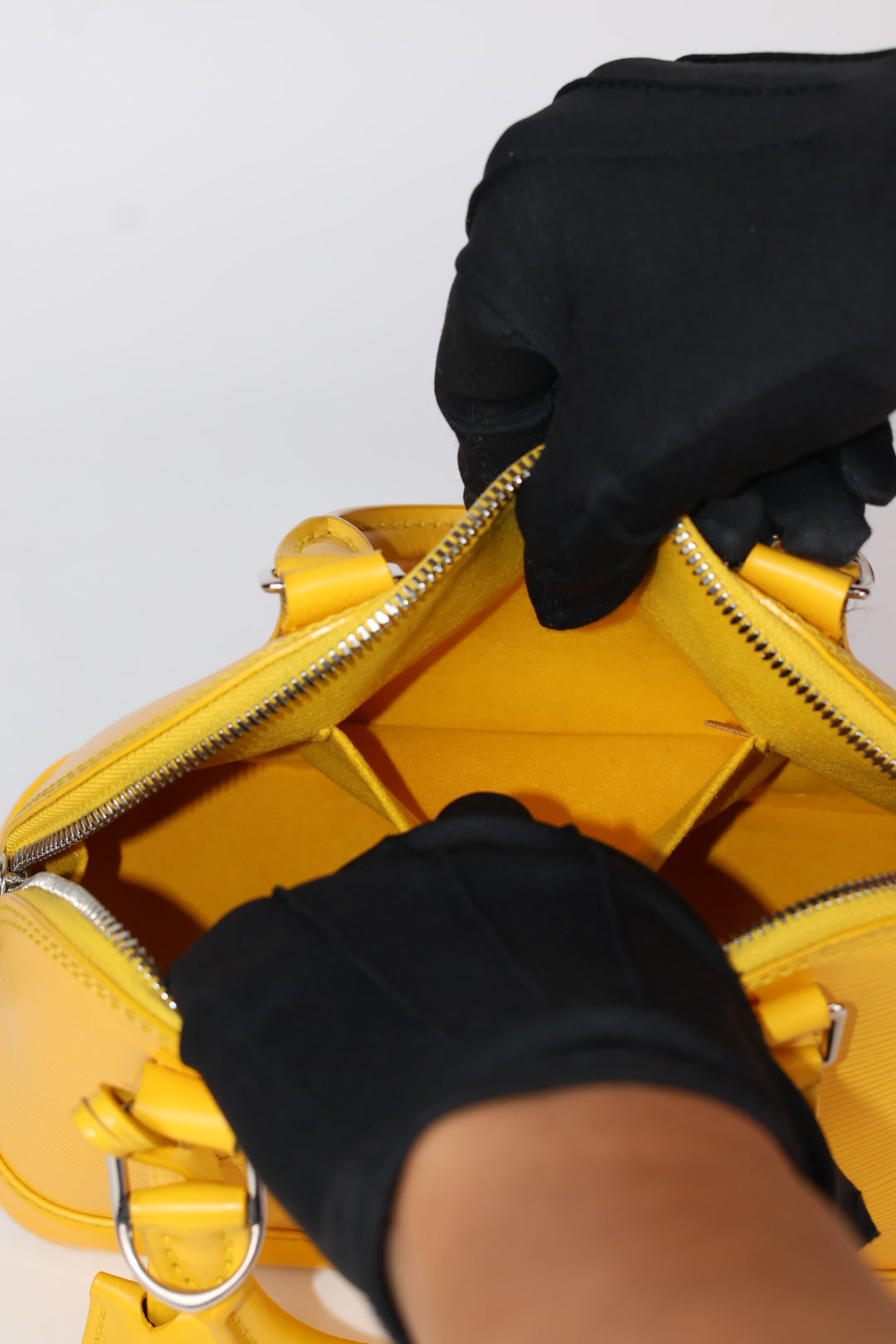 Louis Vuitton Alma BB Epi