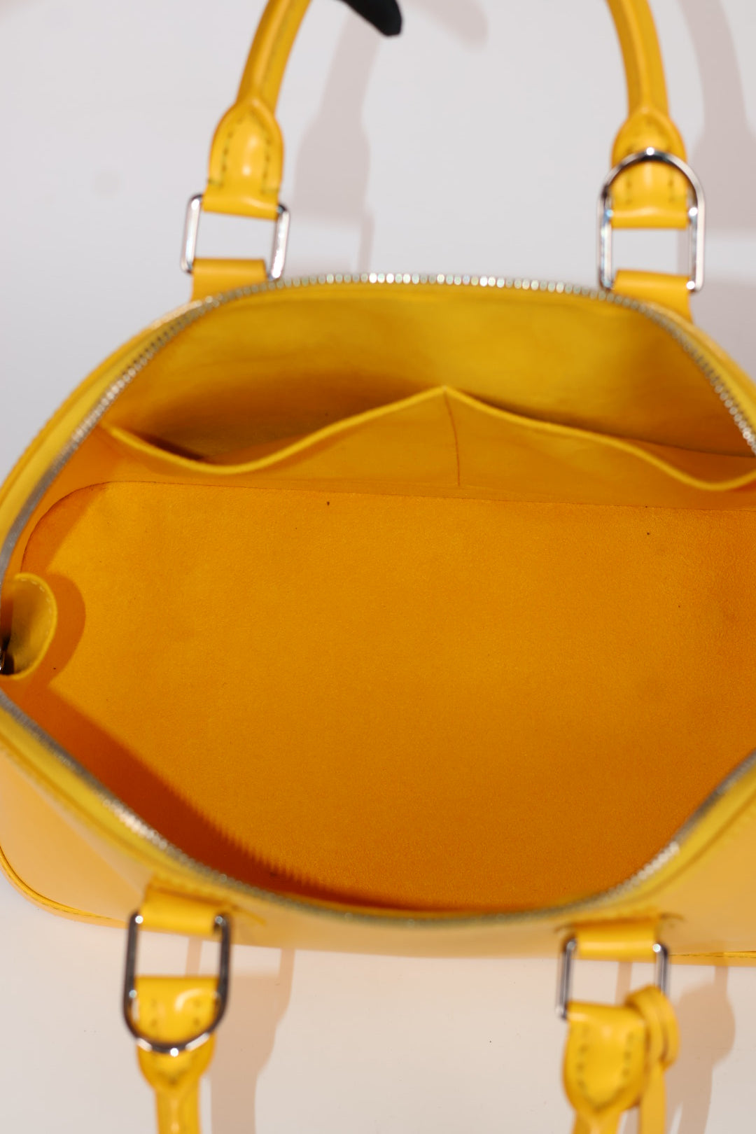 Louis Vuitton Alma Pm Epi