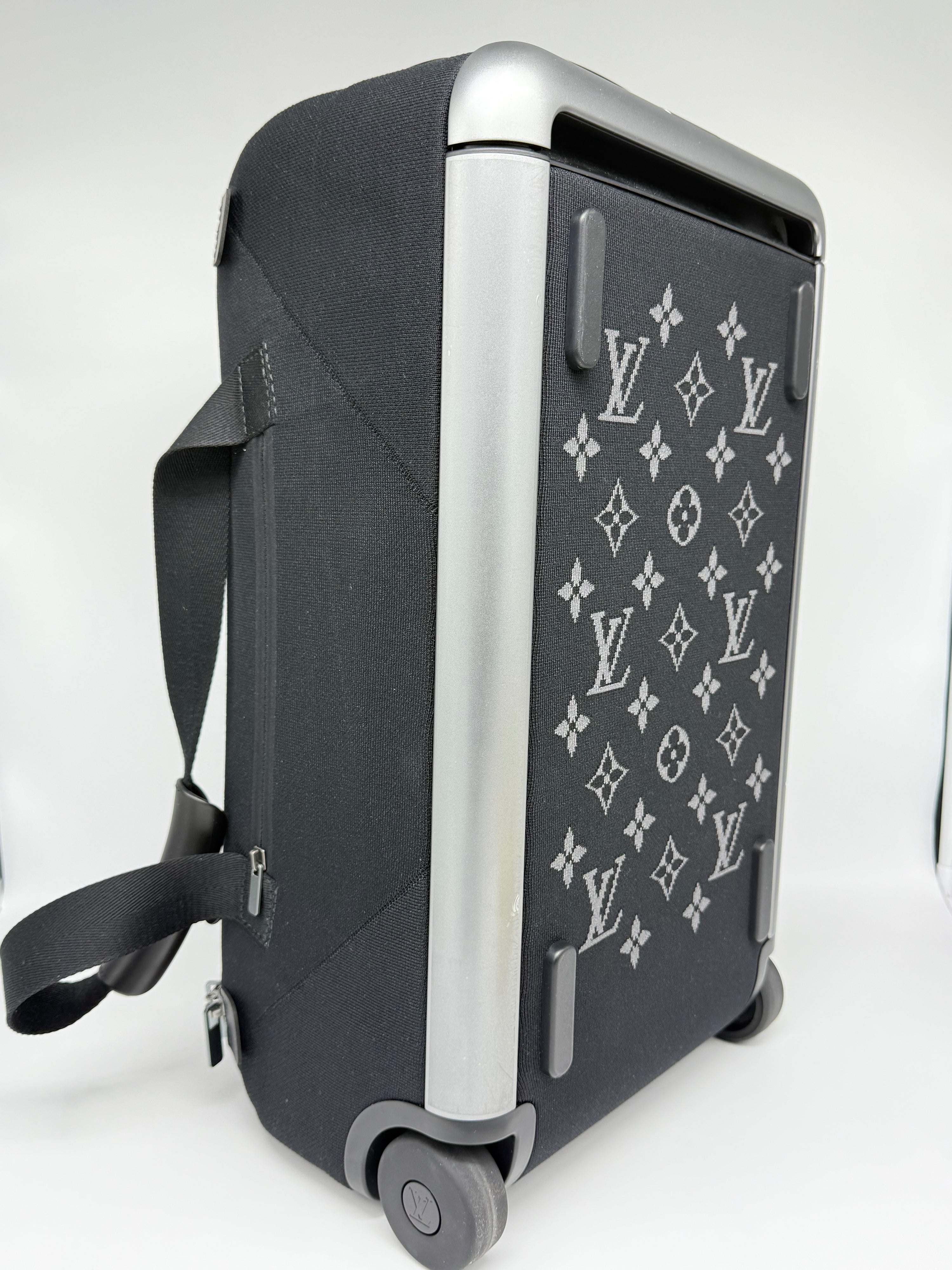 Louis Vuitton Horizon Duffle 55