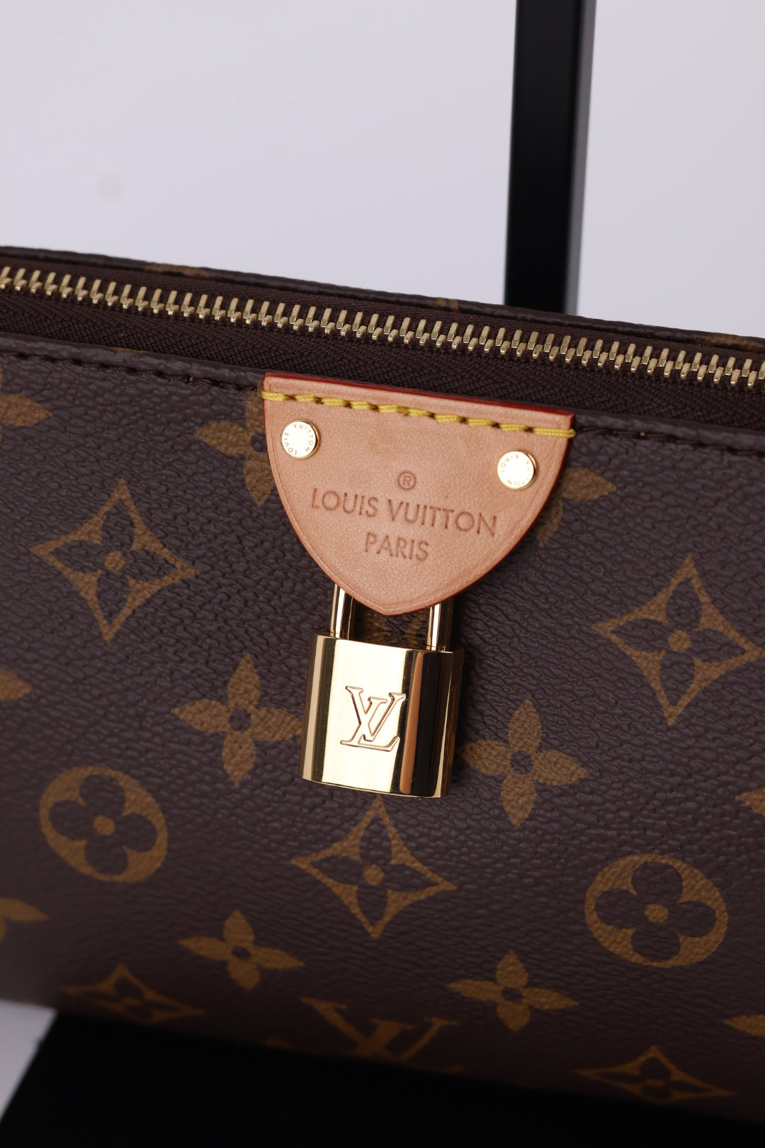 Louis Vuitton Tirette Monogram