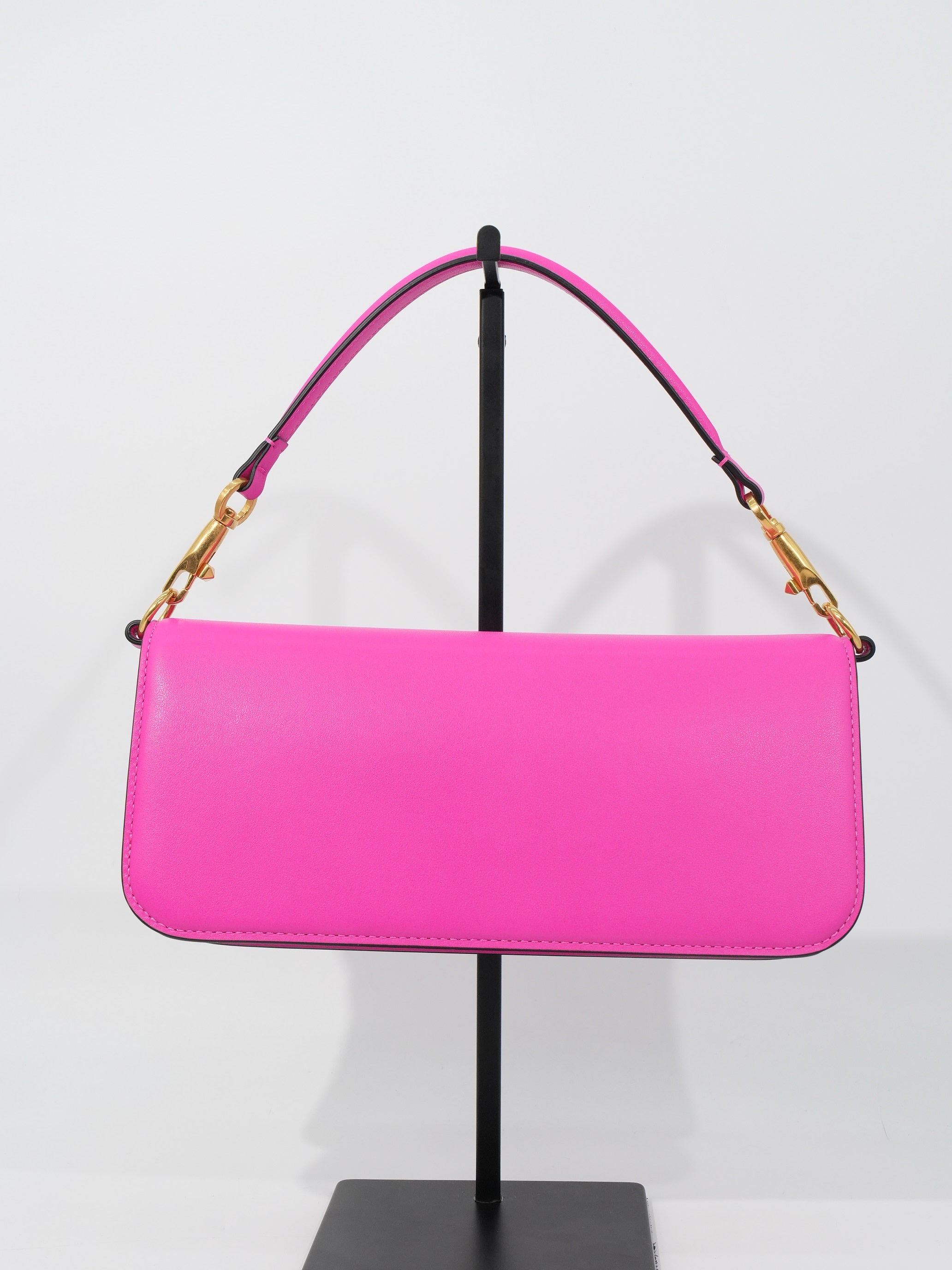 Valentino Locó Media