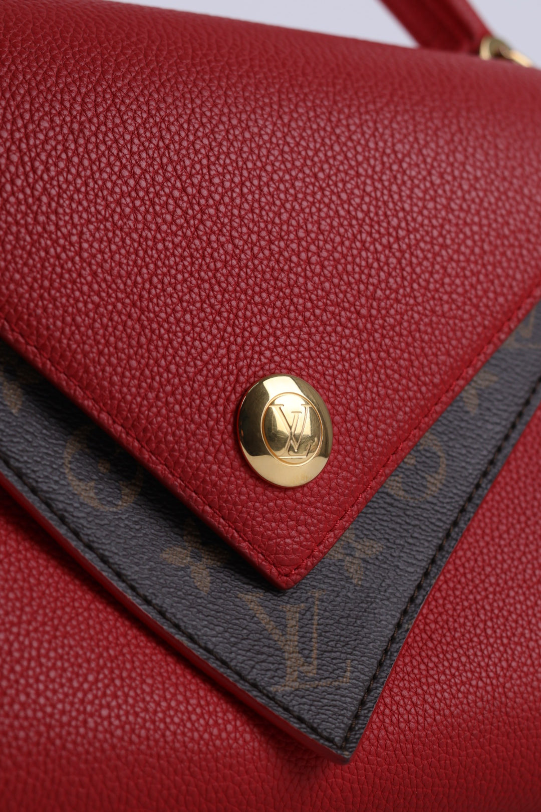 Louis Vuitton Double V