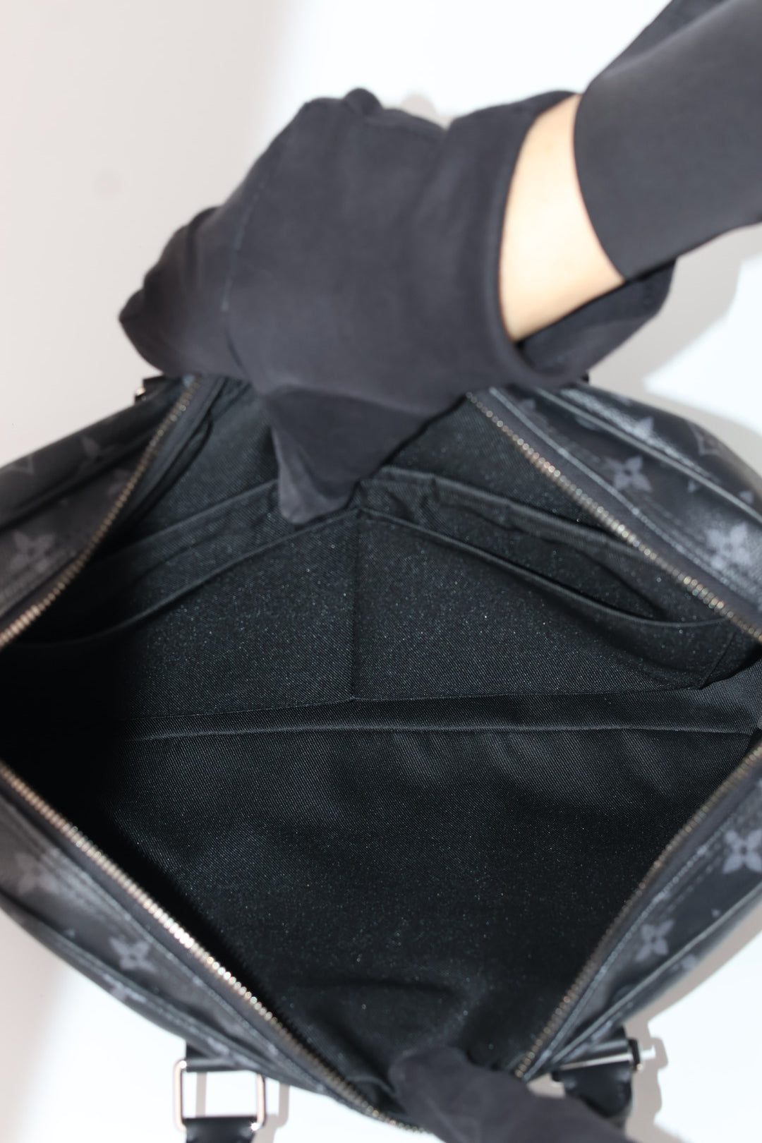 Louis Vuitton Porte-Documents Voyage PM Monogram Eclipse