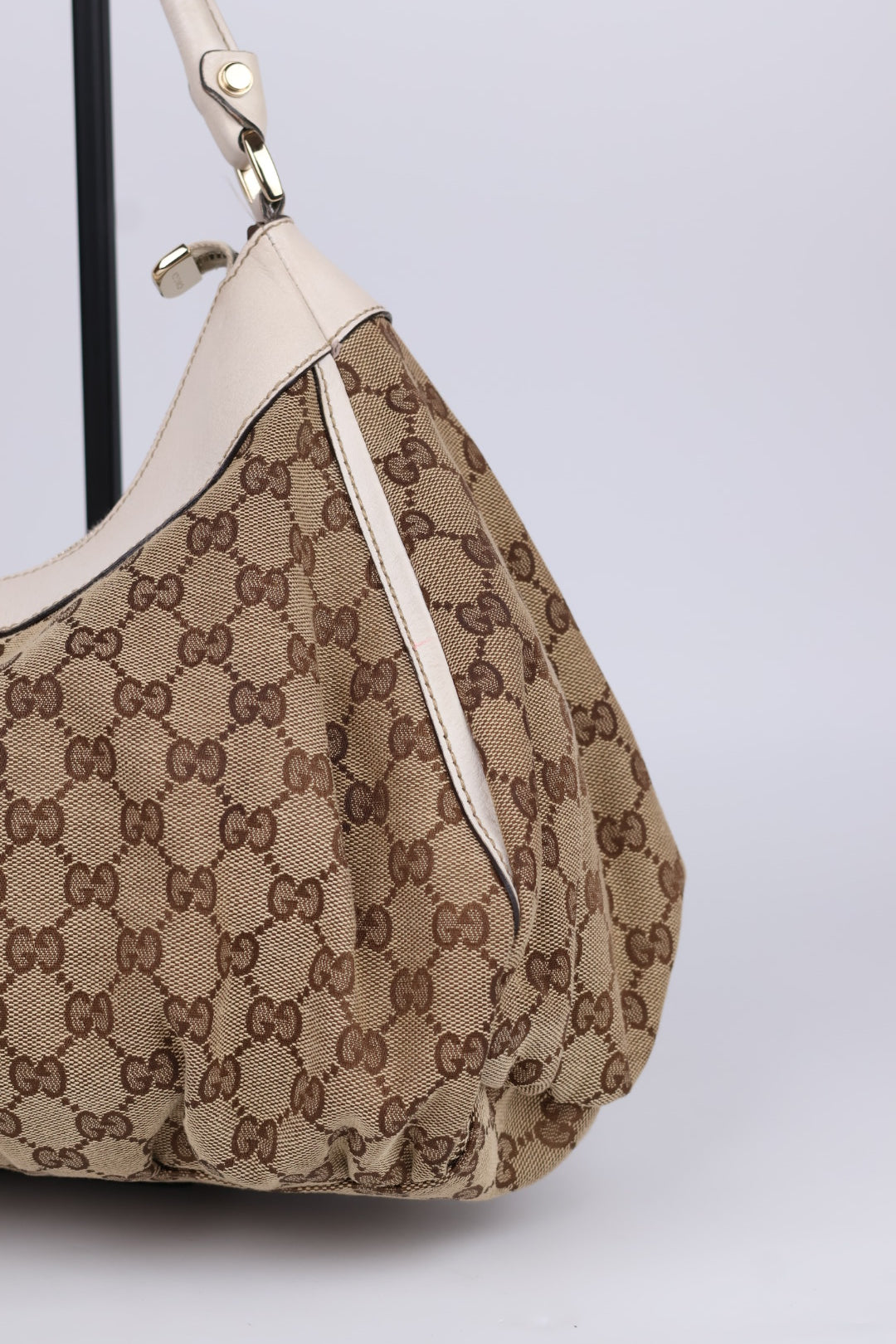 Gucci Abbey D-Ring GG Supreme