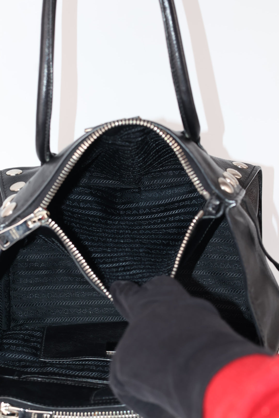 Prada Tote in Pelle Borchie