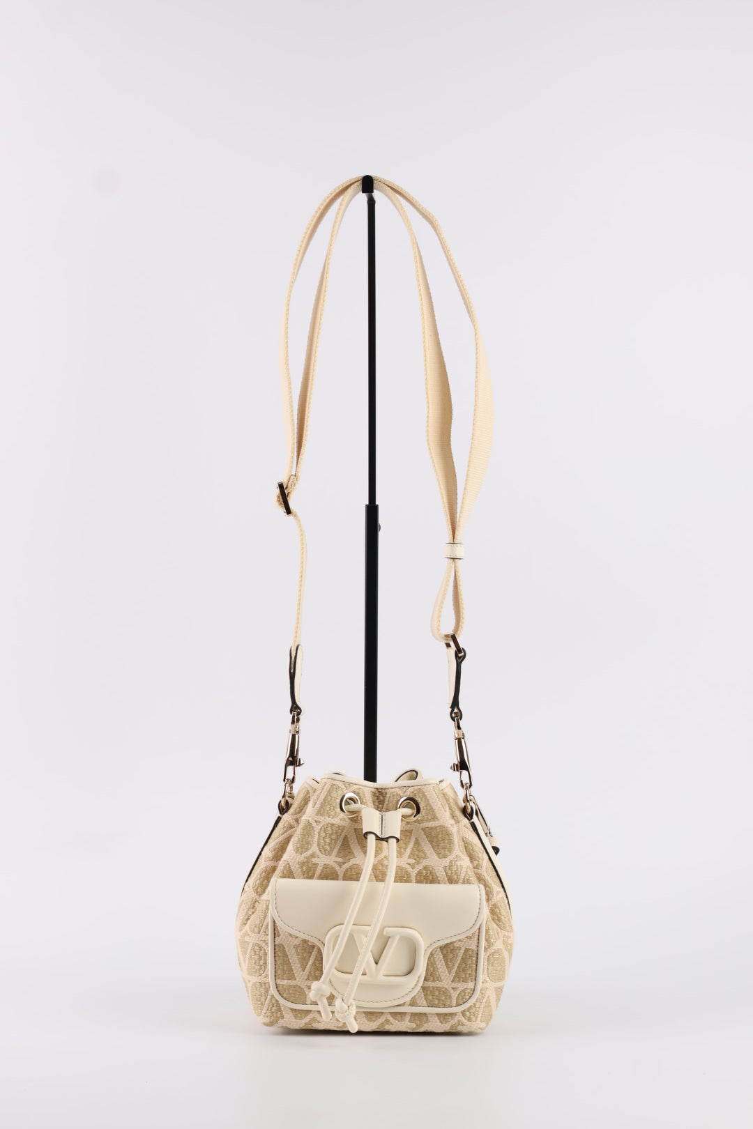 Valentino Bucket Locò Iconographe