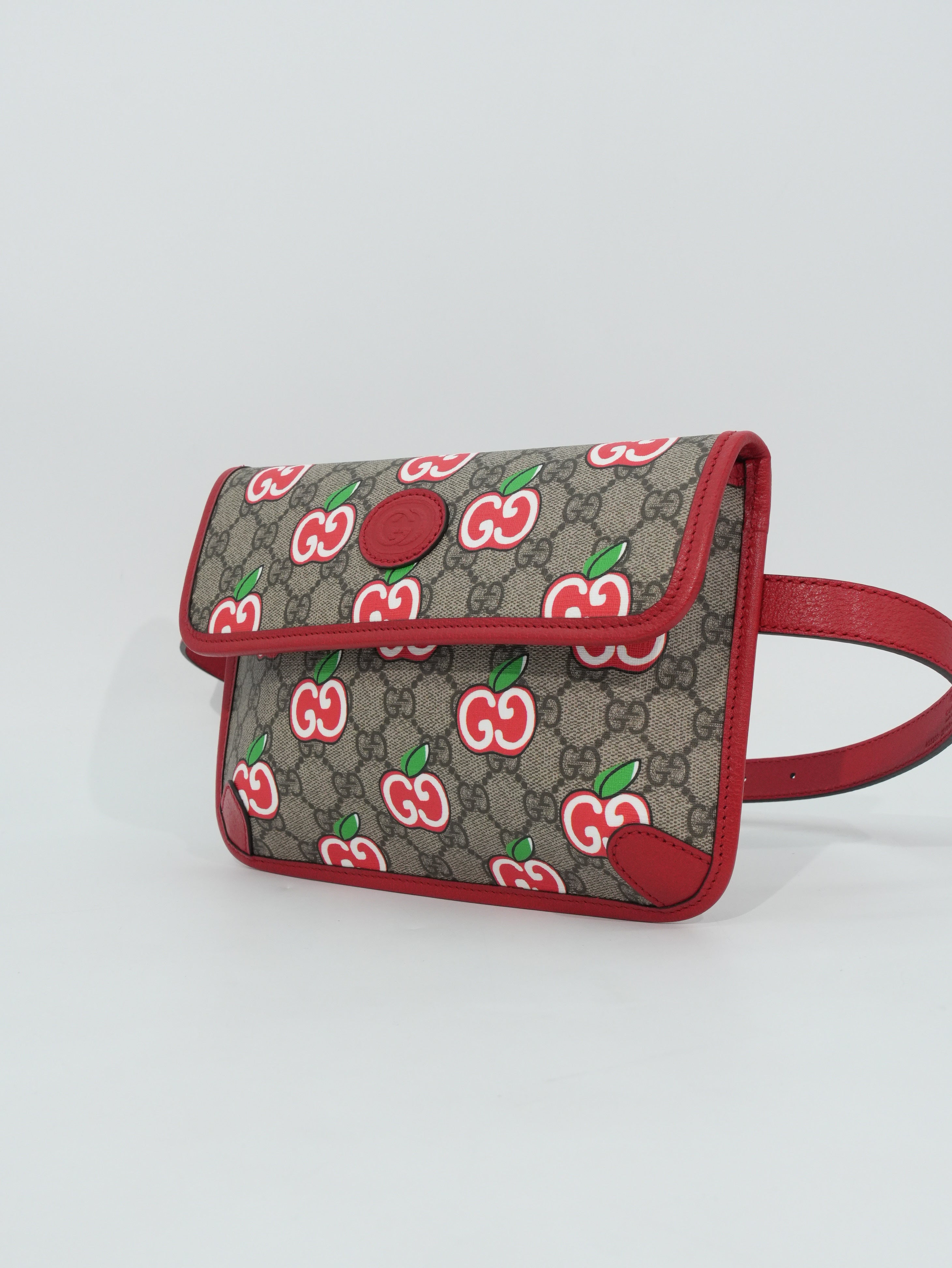 Gucci Marsupio Apple GG Supreme