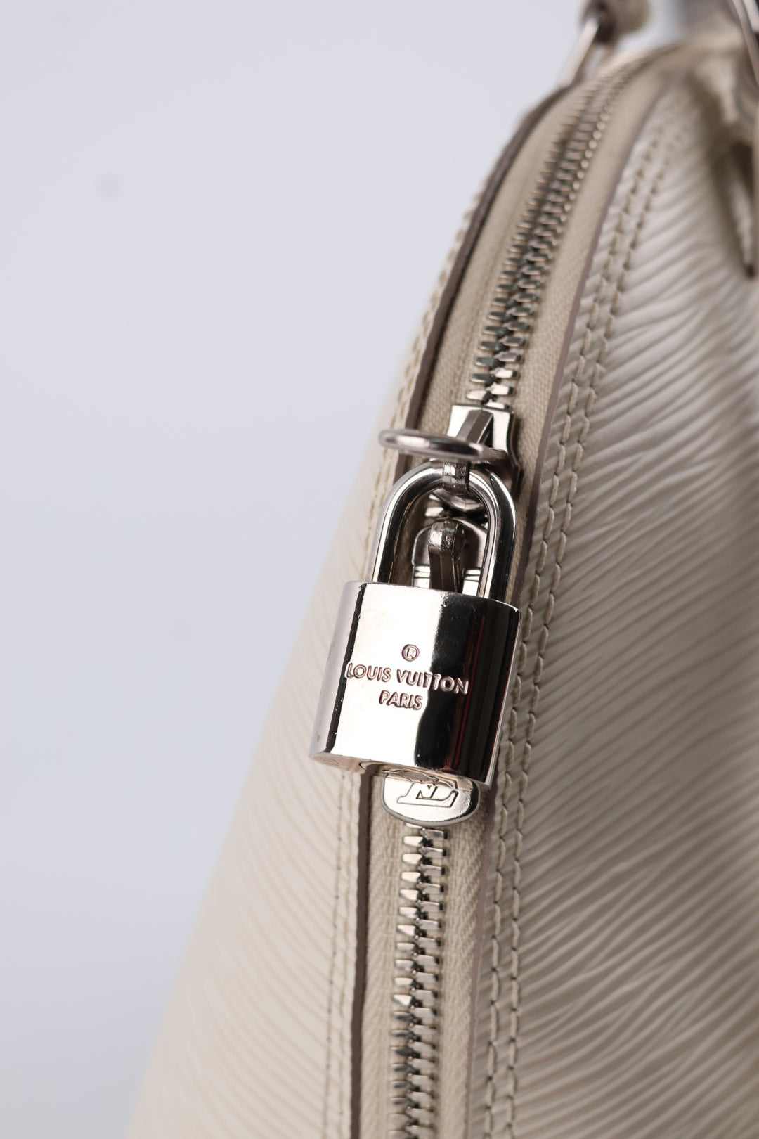 Louis Vuitton Alma PM Epi