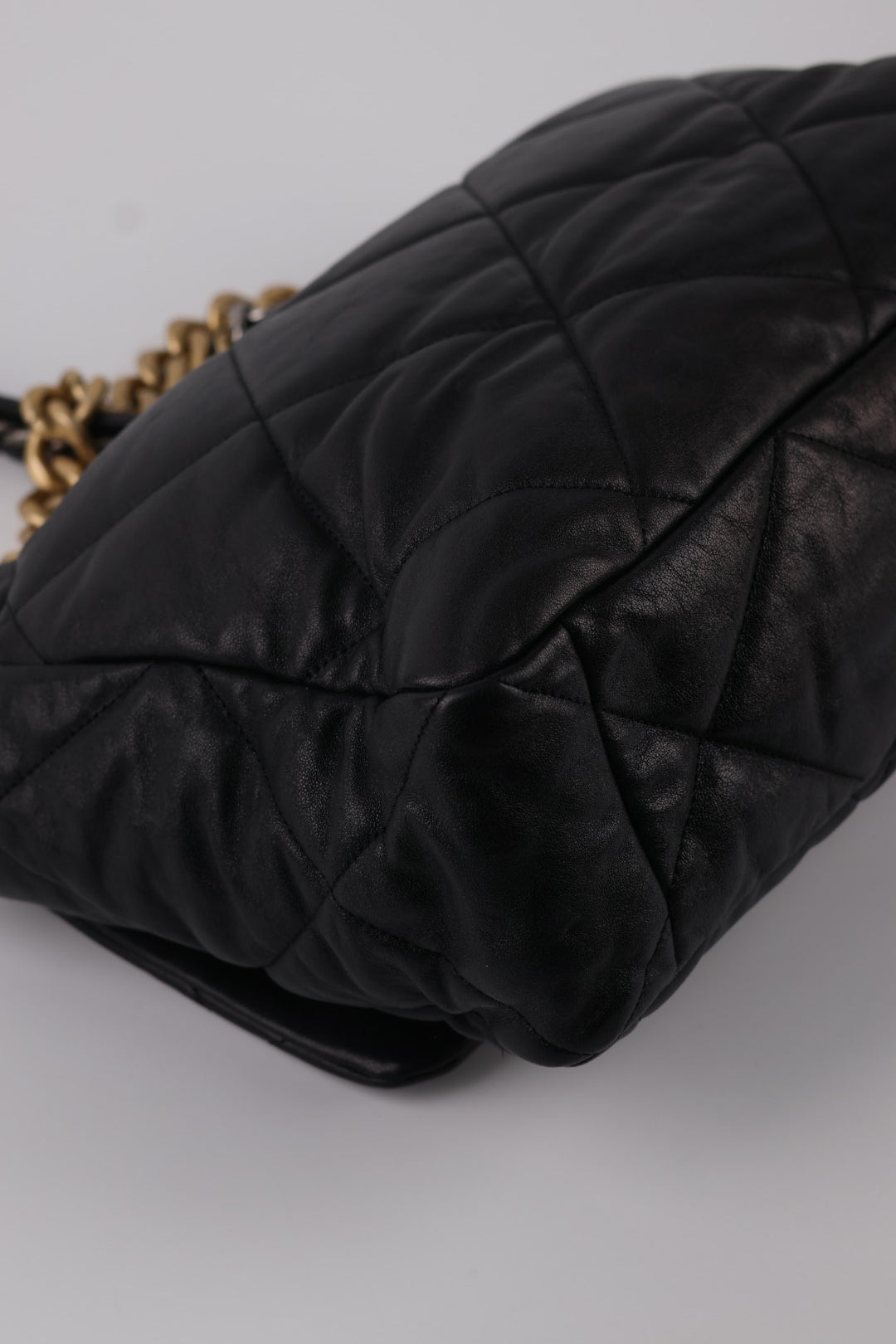 Chanel 19 Large in Pelle