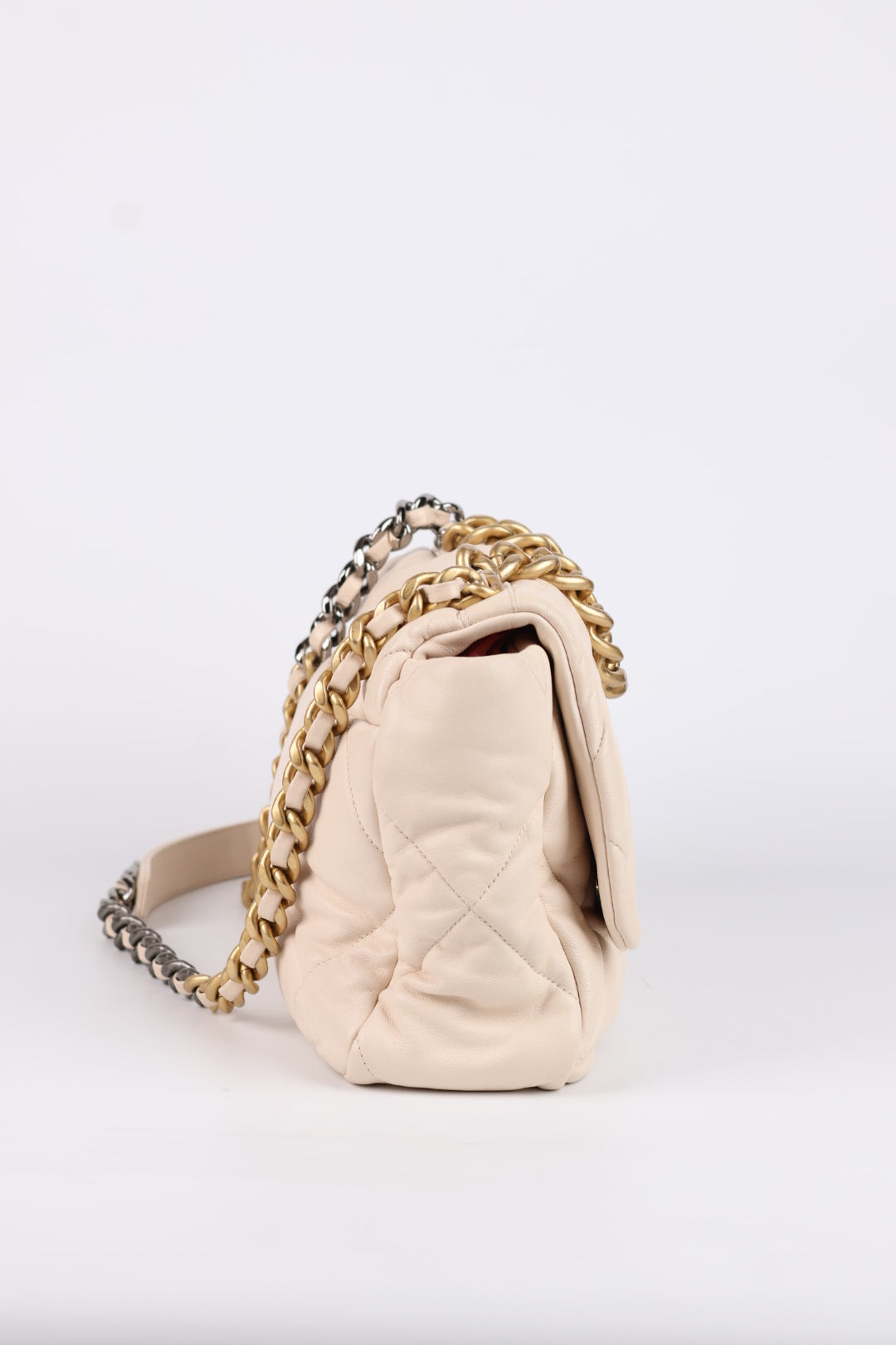 Chanel 19 Media in Pelle