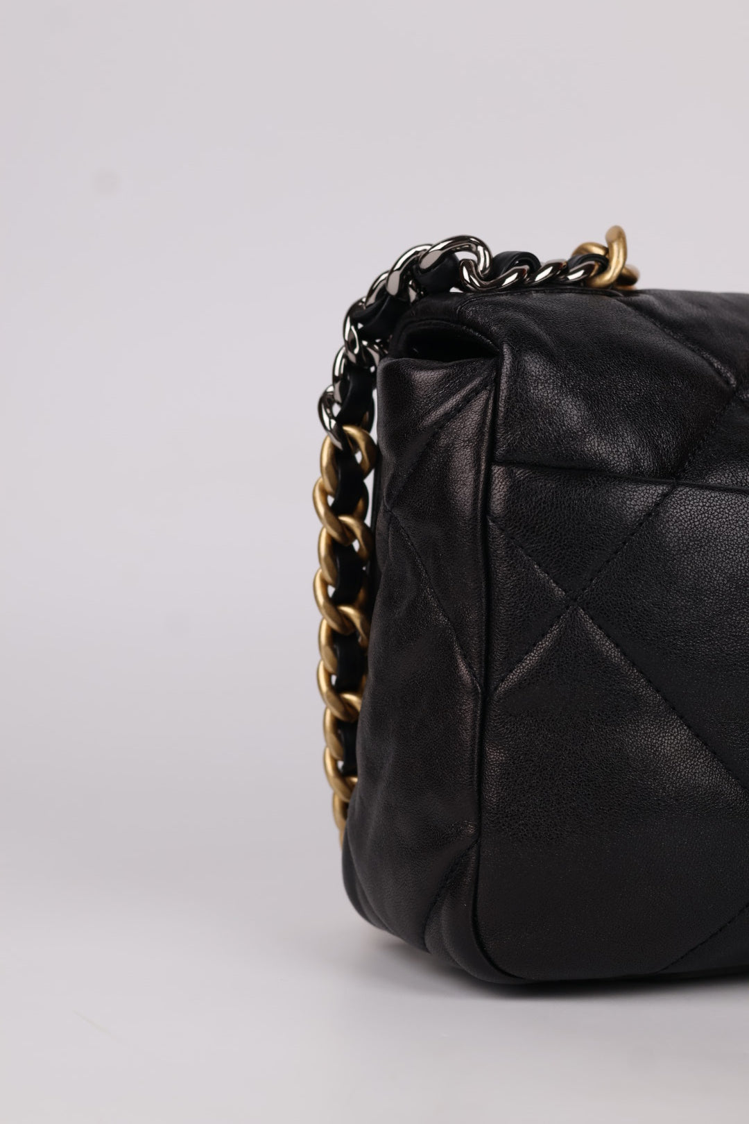 Chanel 19 in Pelle d’Agnello