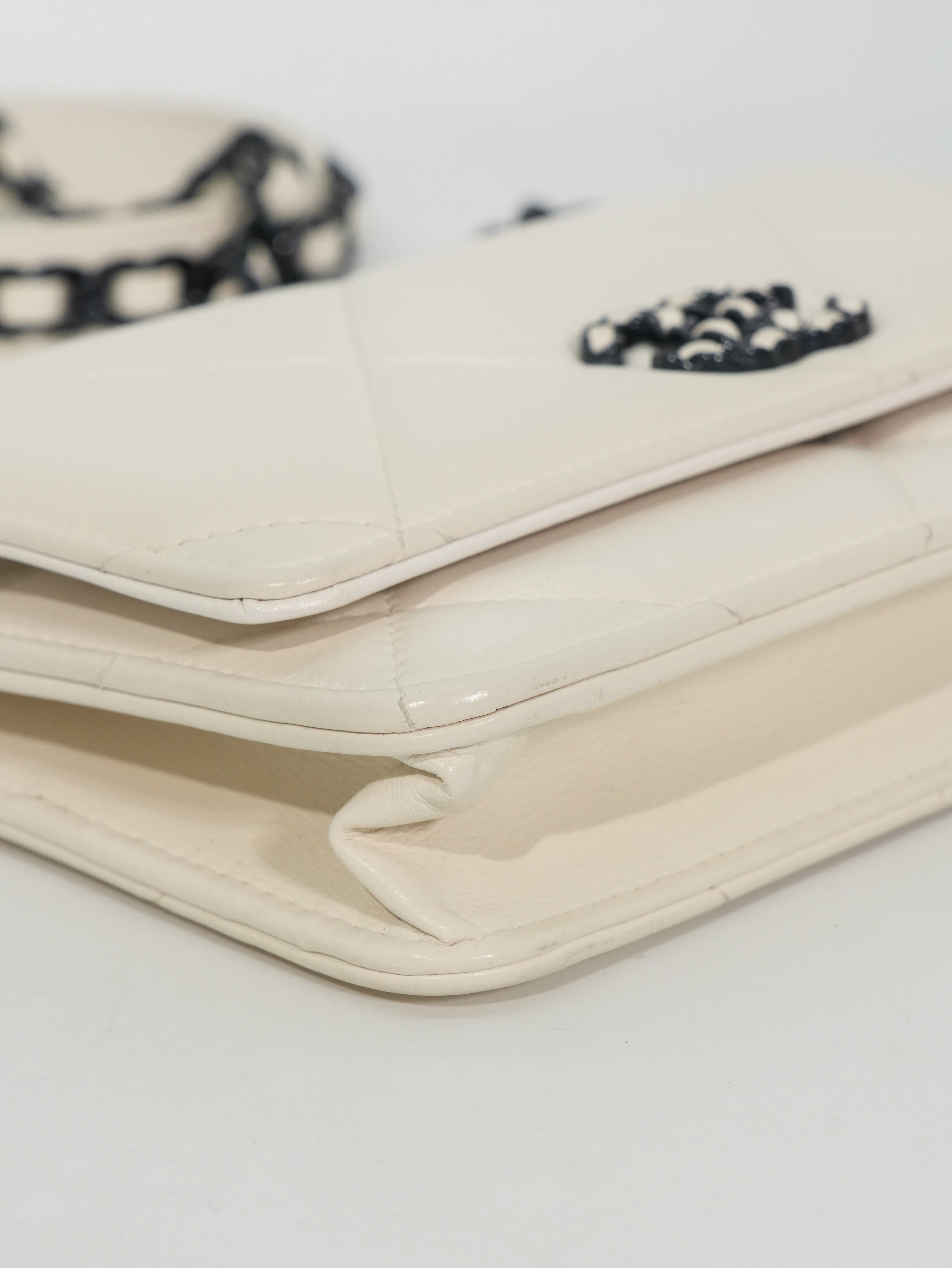 Chanel 19 Woc in Pelle