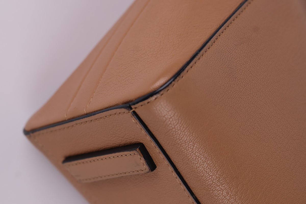 Givenchy Antigona Small in Pelle