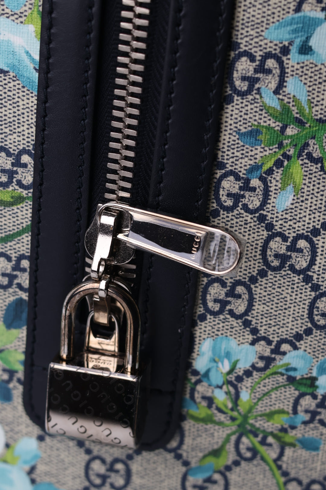 Gucci Borsone Bloom GG Supreme