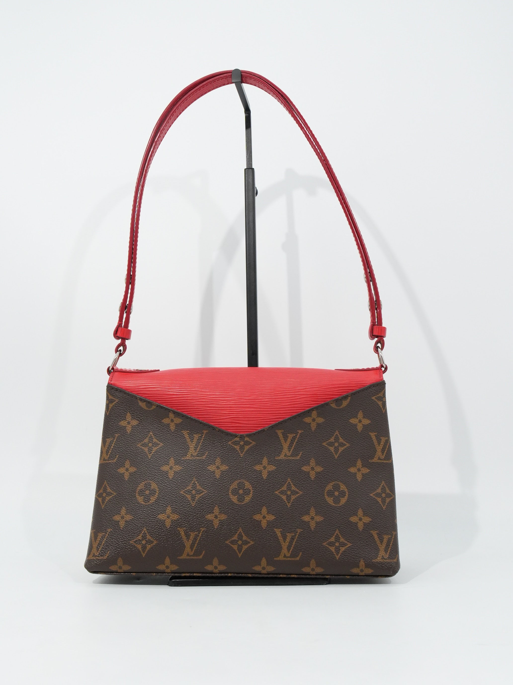 Louis Vuitton Saint Michel