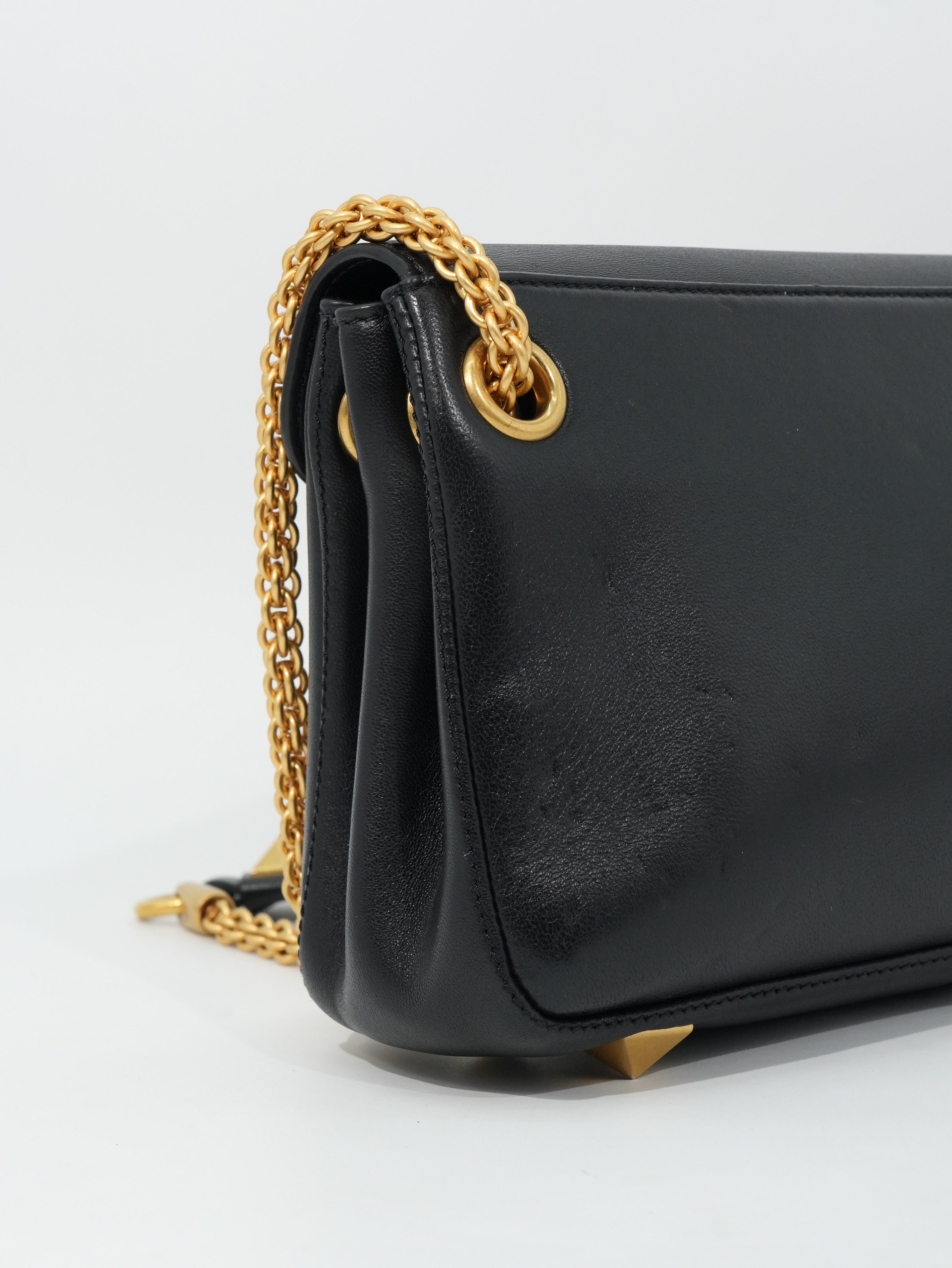 Valentino Stud Sign in Pelle