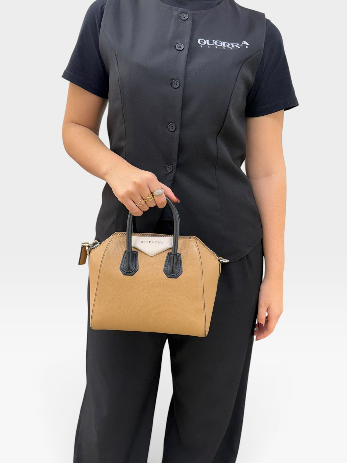 Givenchy Antigona Small in Pelle