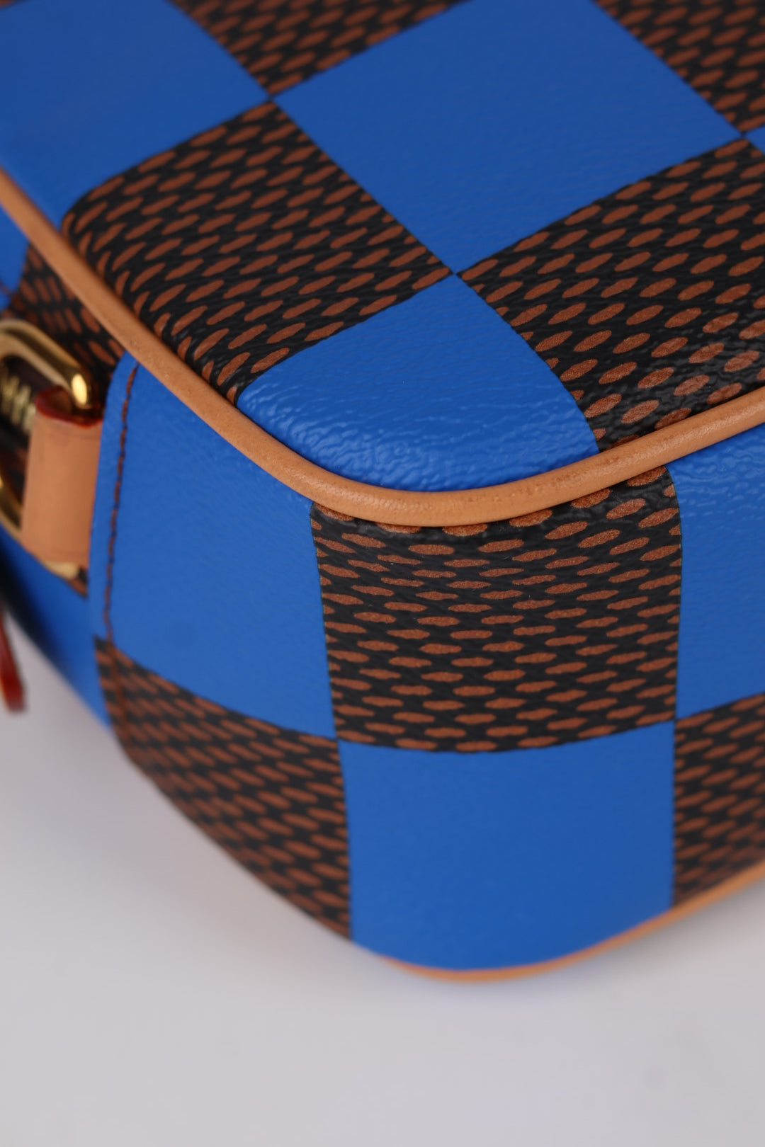 Louis Vuitton Chess Messenger Damier Pop