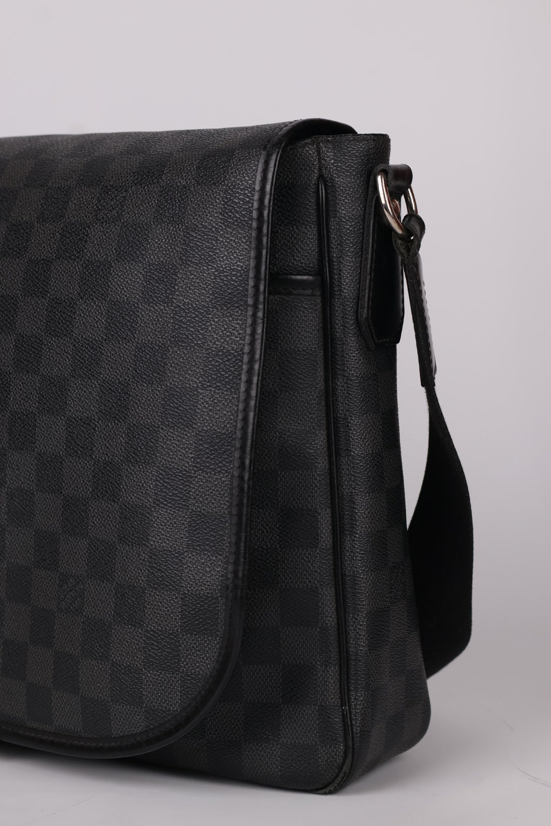 Louis Vuitton Abesses Messenger Damier Graphite