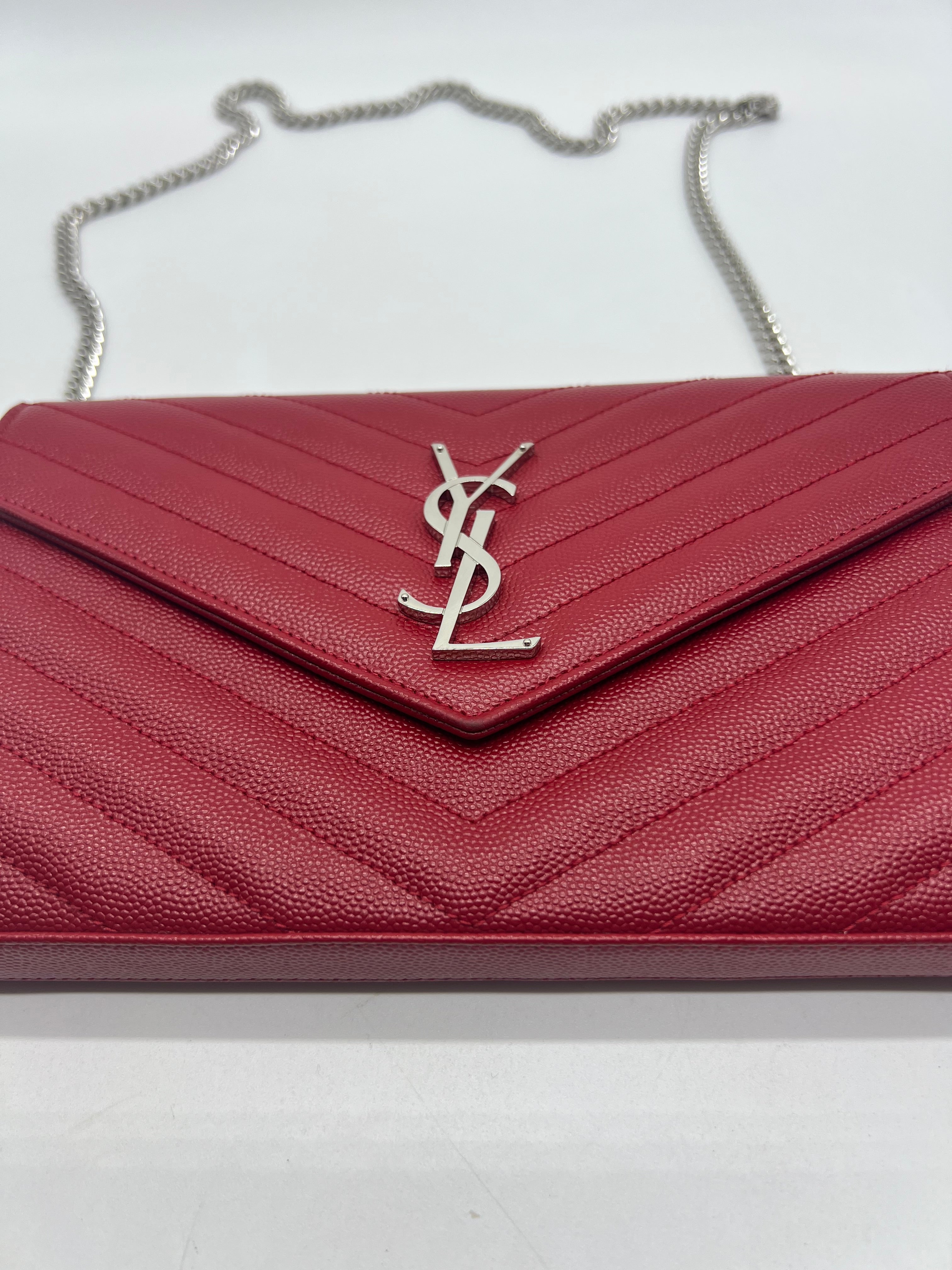 Saint Laurent Pochette Cassandre con Catena