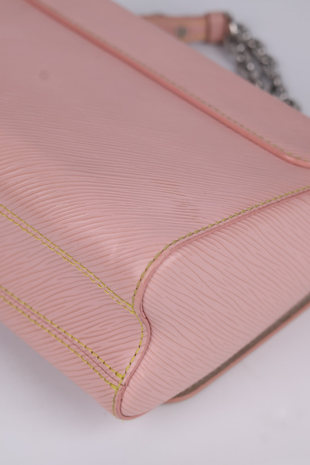 Louis Vuitton Twist MM Epi