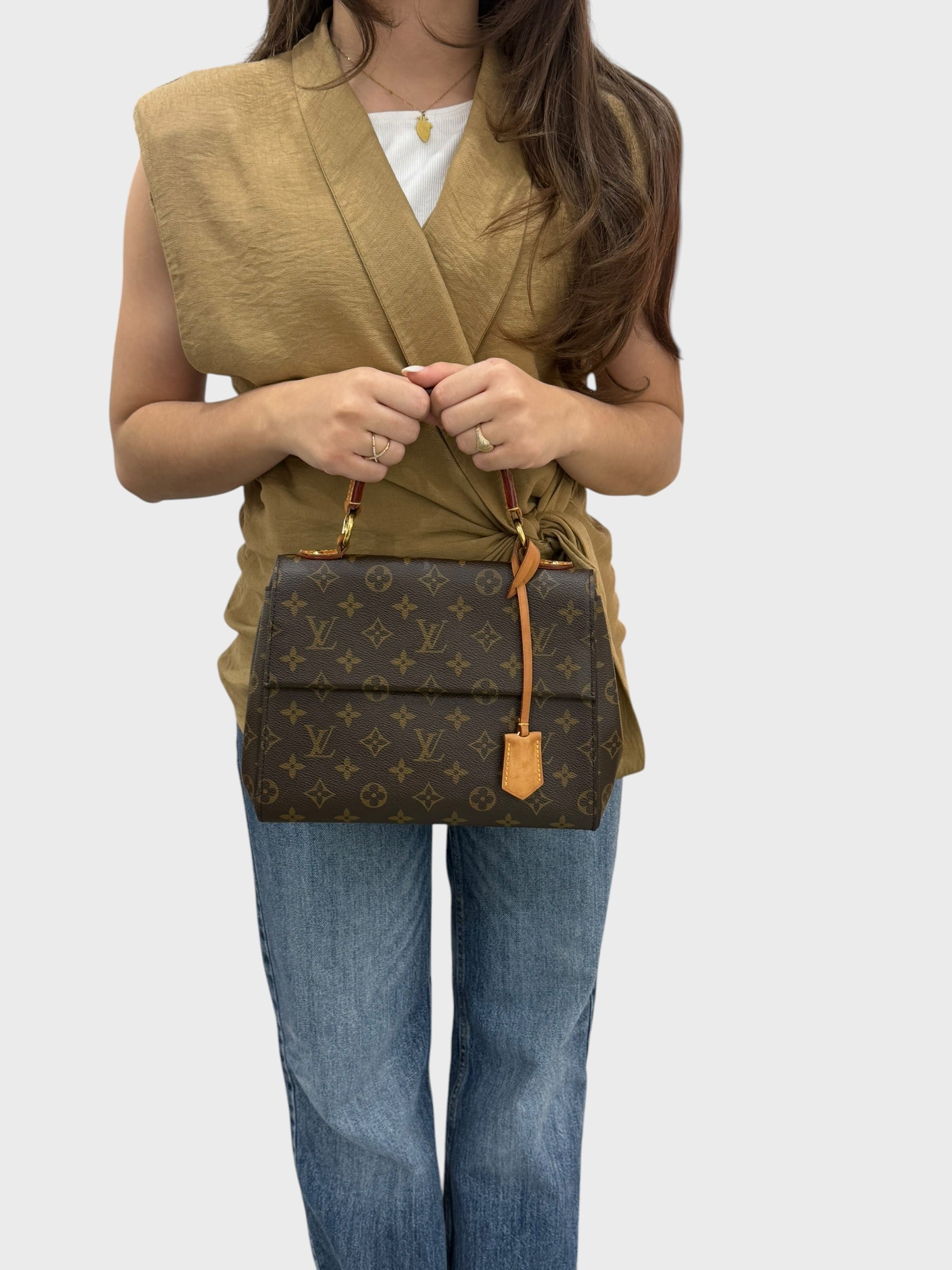 Louis Vuitton Cluny BB Monogram