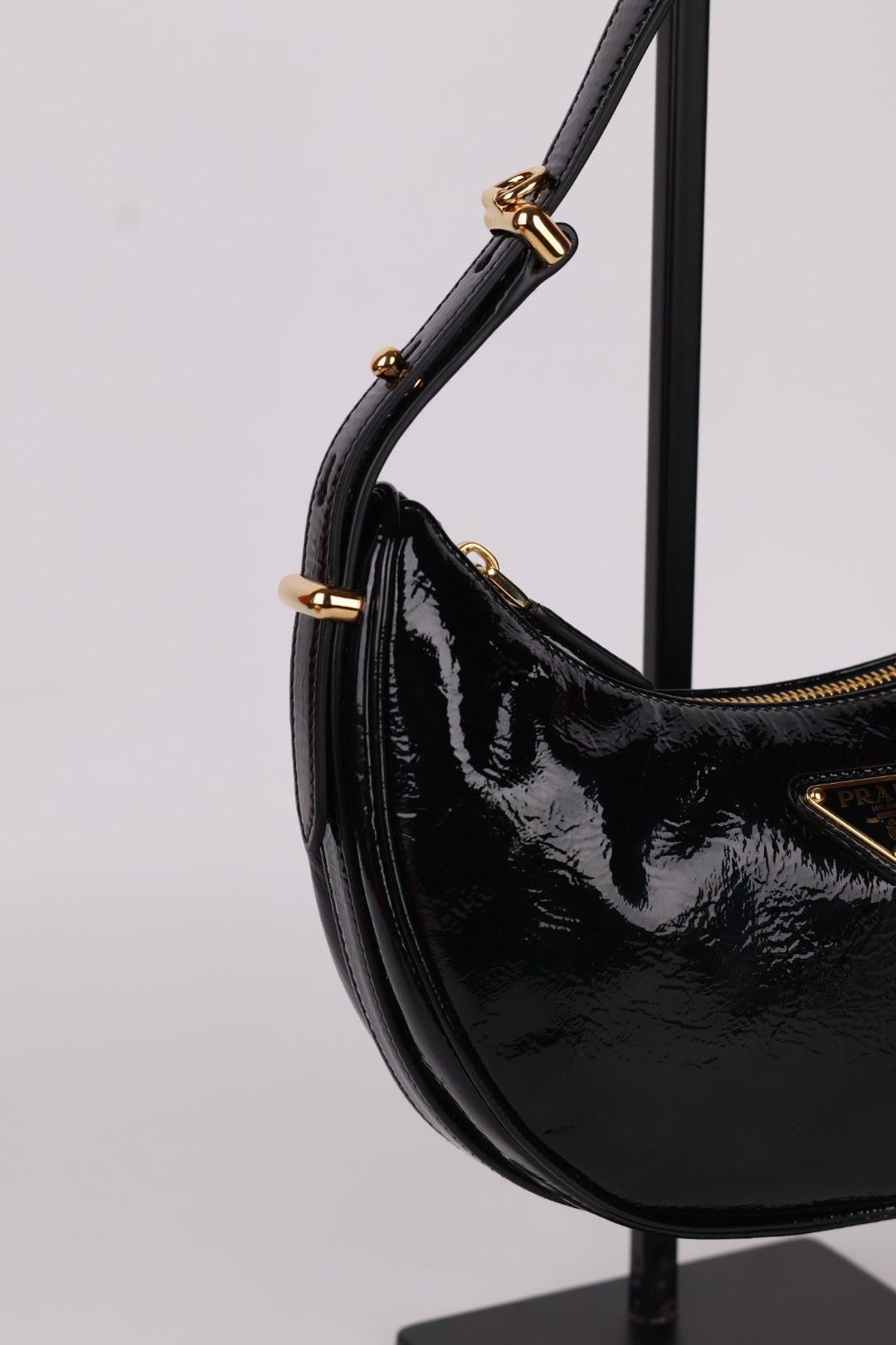Prada Arqué in Pelle Verniciata
