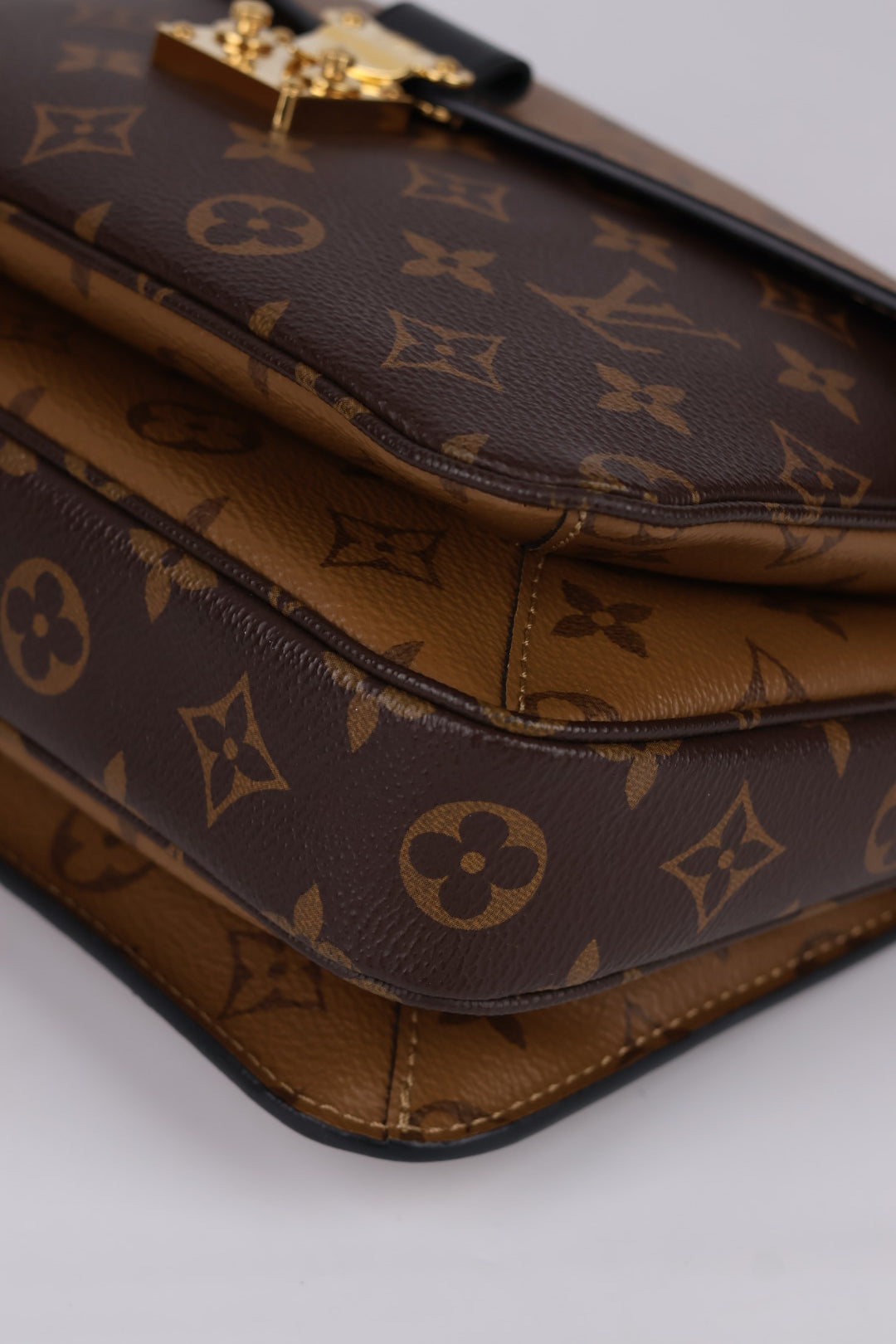 Louis Vuitton Métis Reverse