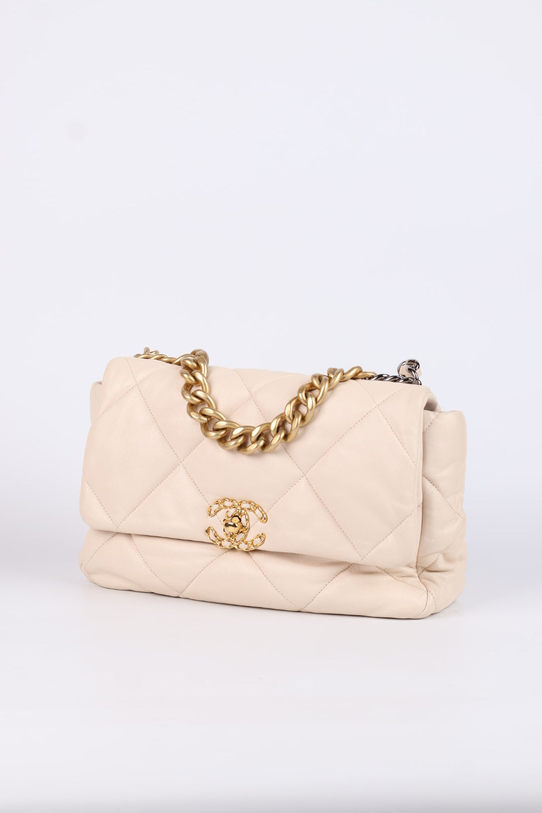 Chanel 19 Media in Pelle