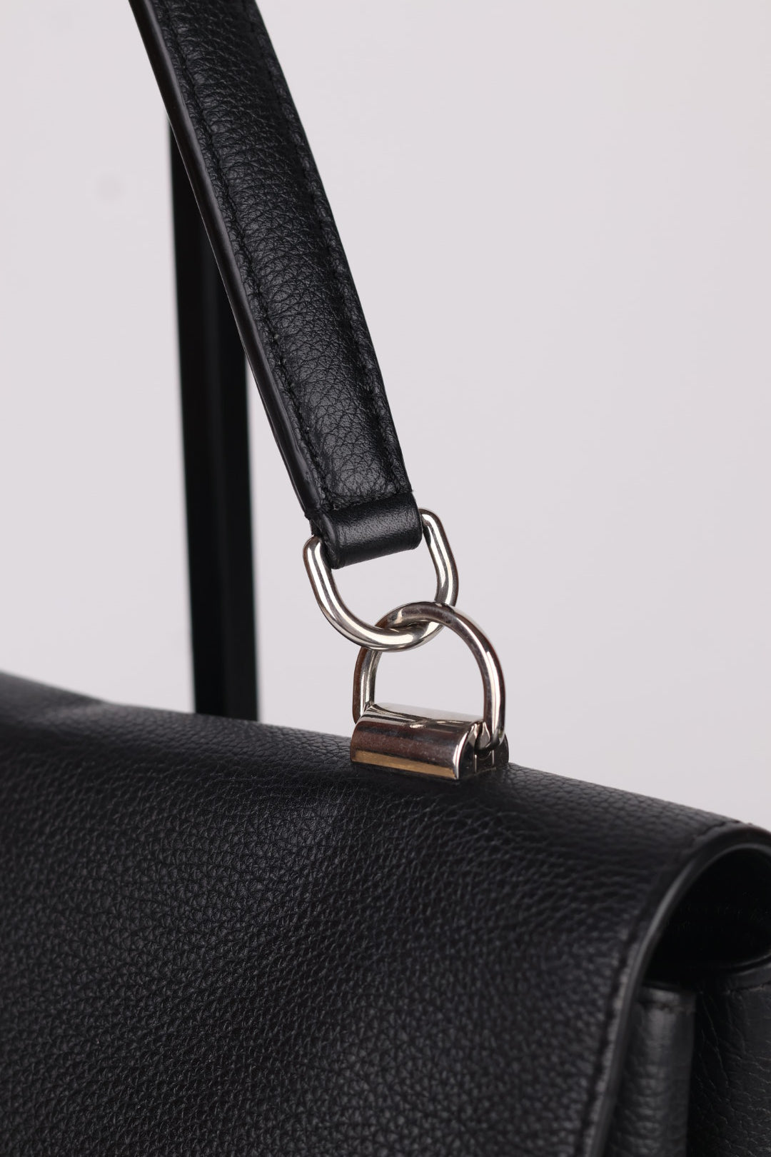 Louis Vuitton Lockme Handle in Pelle