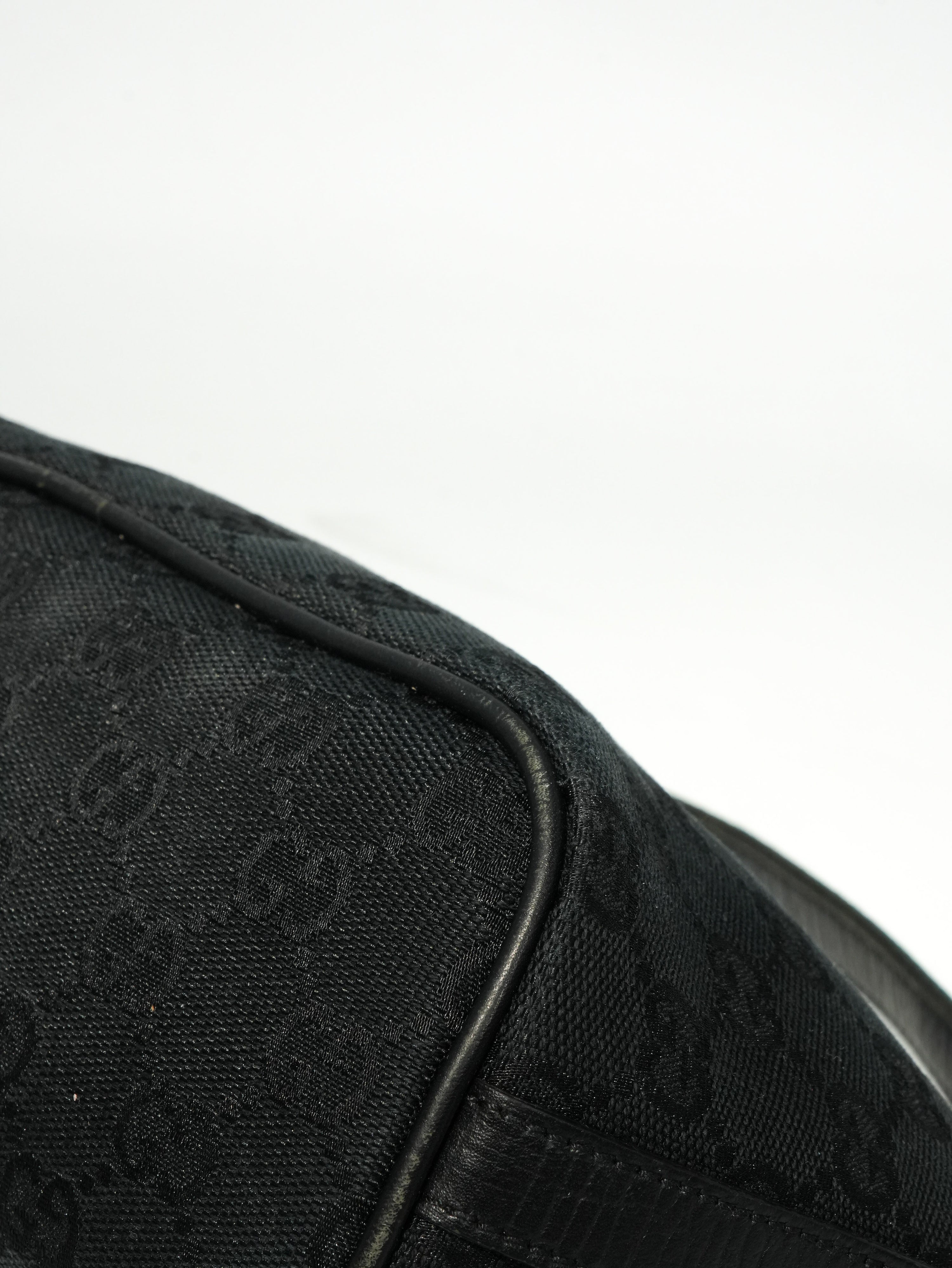 Gucci Boat Bag GG Wave