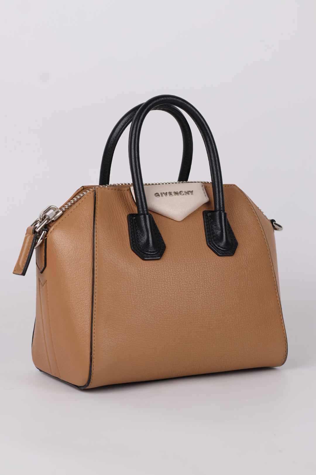 Givenchy Antigona Small in Pelle