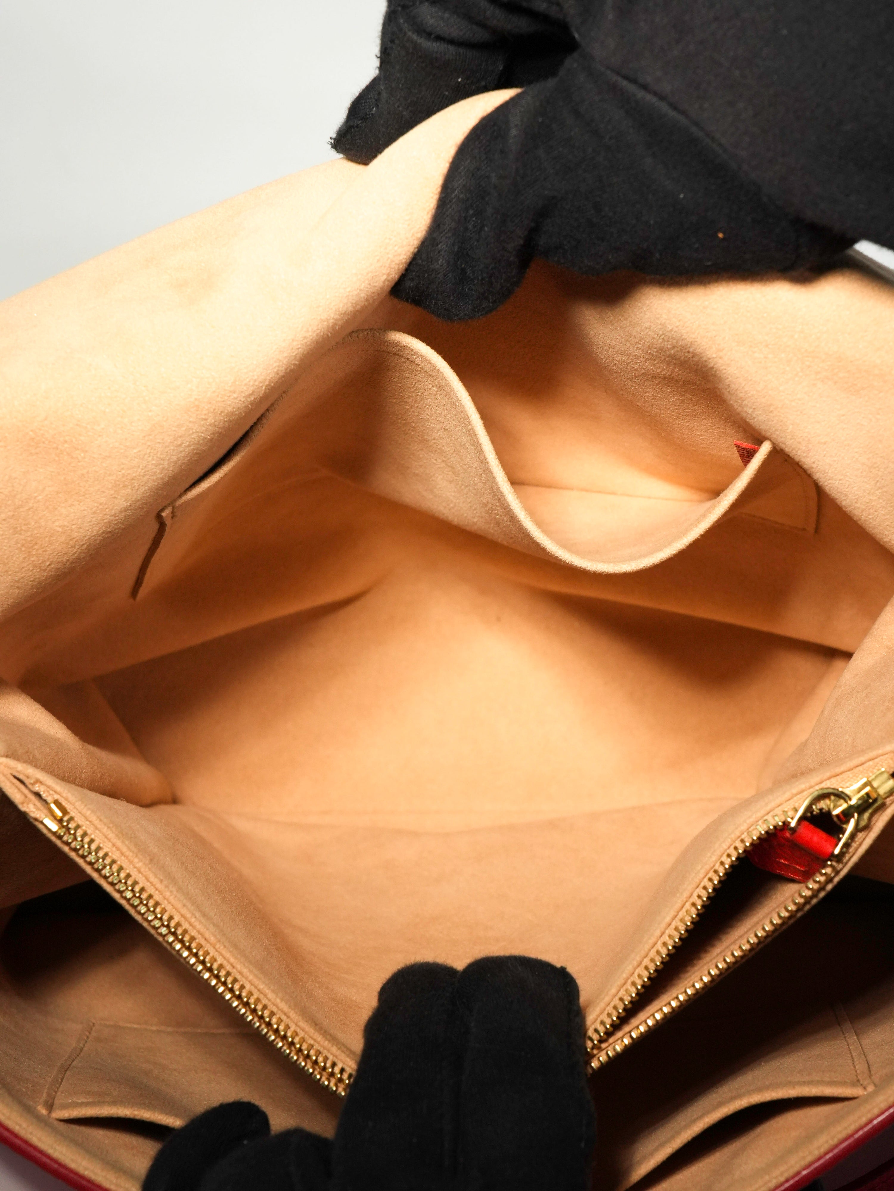 Louis Vuitton Volta Taurillon