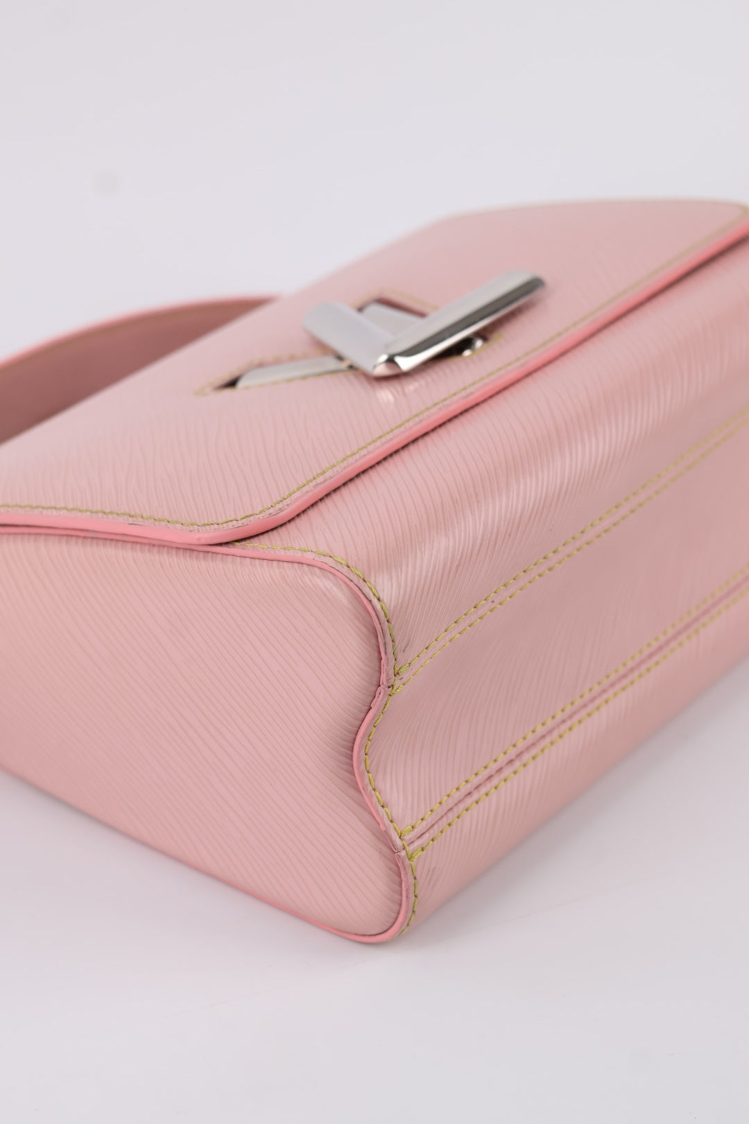 Louis Vuitton Twist MM EPI
